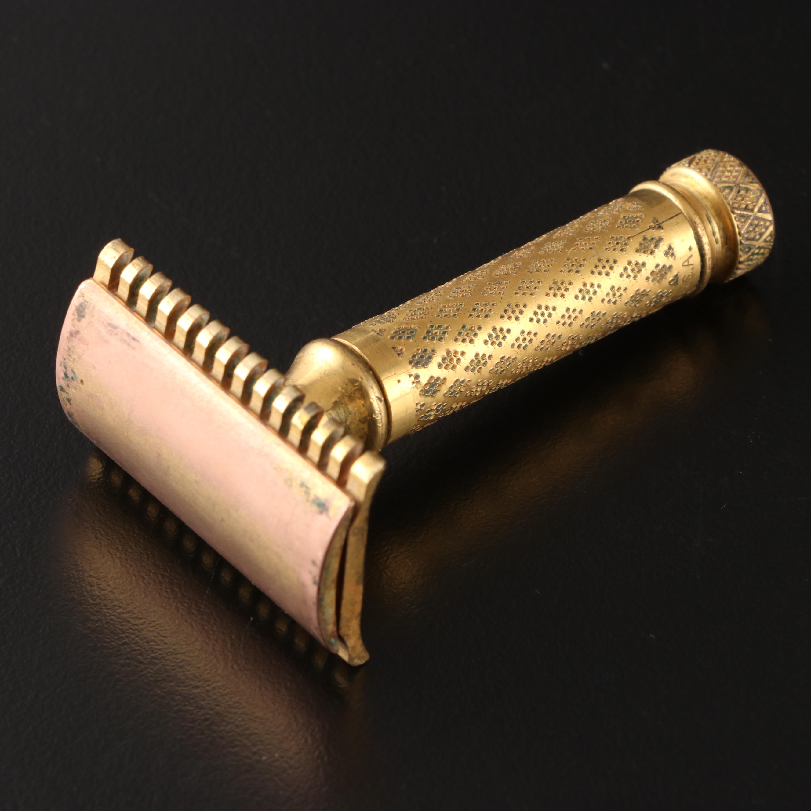 Elgin American Sterling Silver Compact with Gillette Razor and Blades