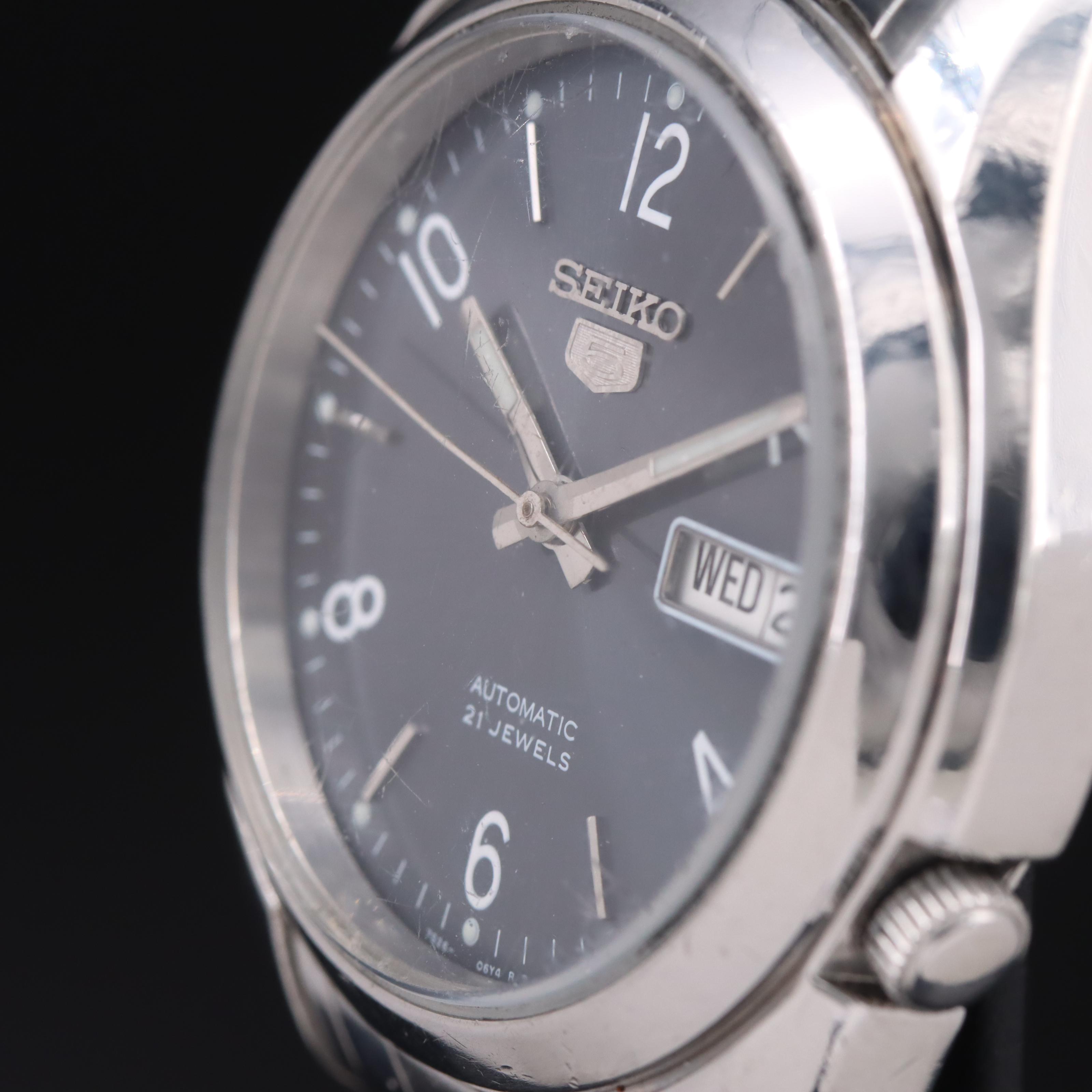 Seiko 5 DAy-Date Automatic Watch