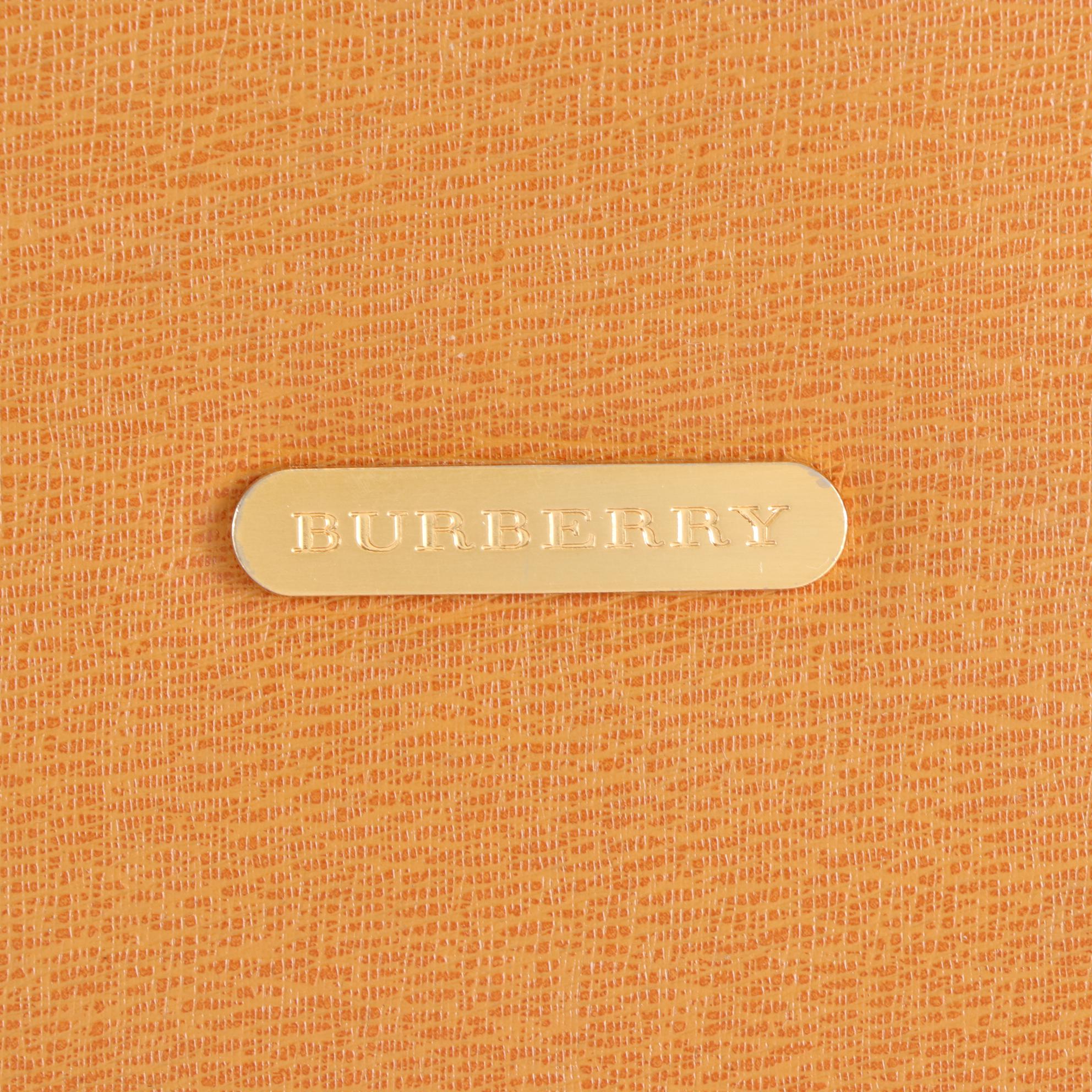 Burberry Bucket Tote Bag in Leather