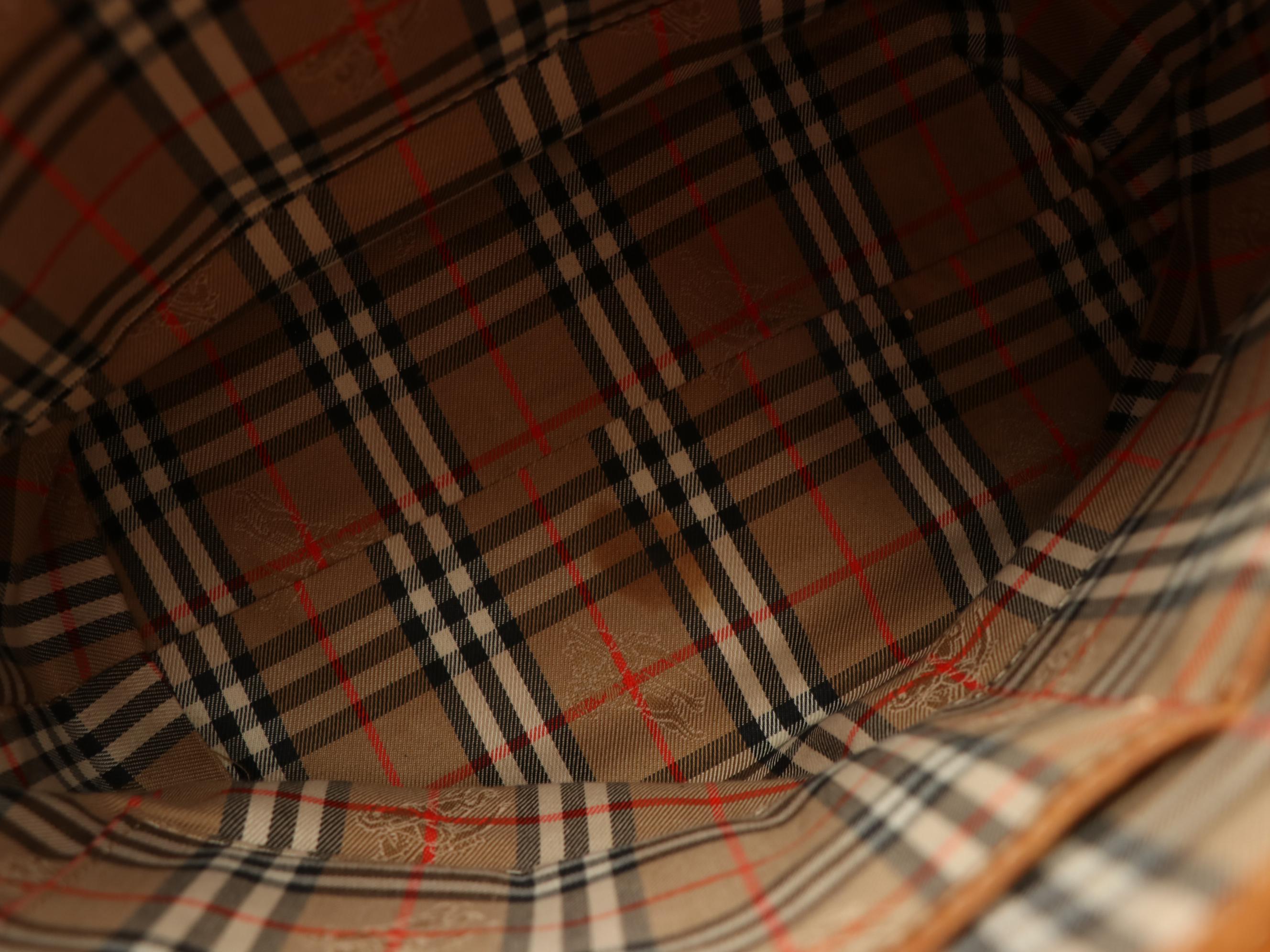 Burberry Bucket Tote Bag in Leather