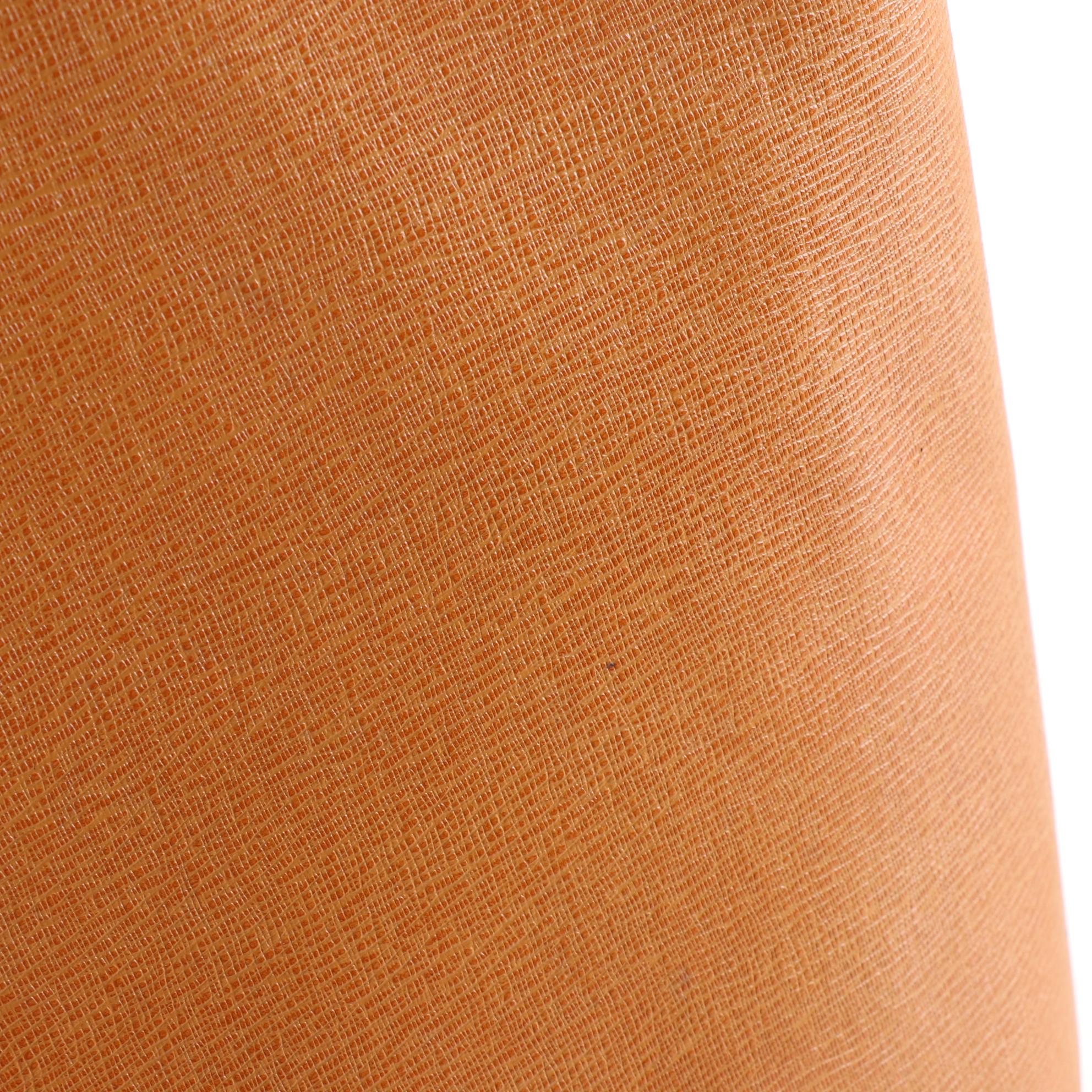 Burberry Bucket Tote Bag in Leather