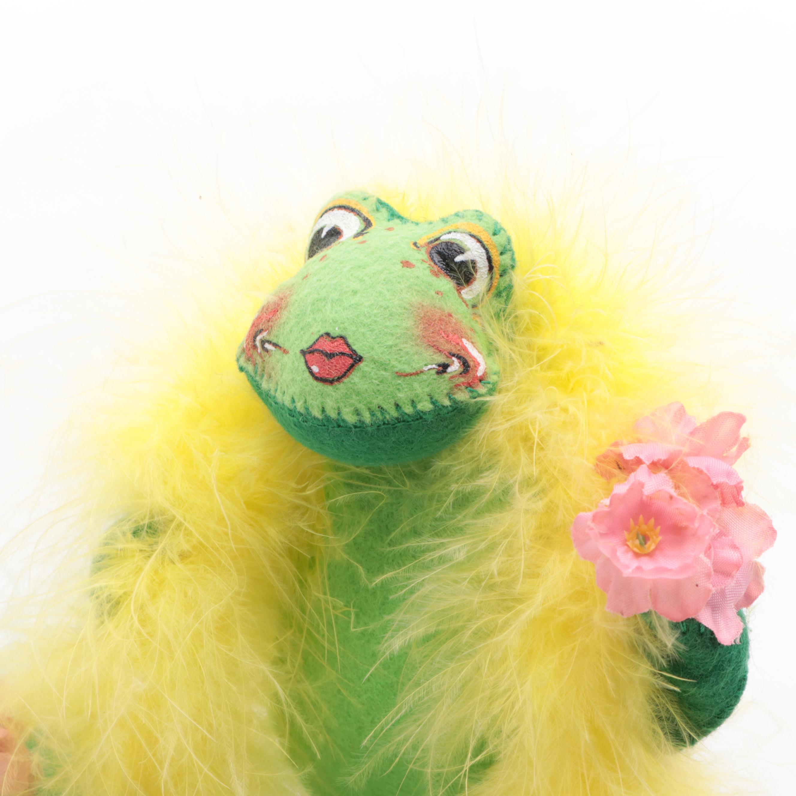 Annalee Dolls "Fabulous Floozy Frogs" Figure, 1998