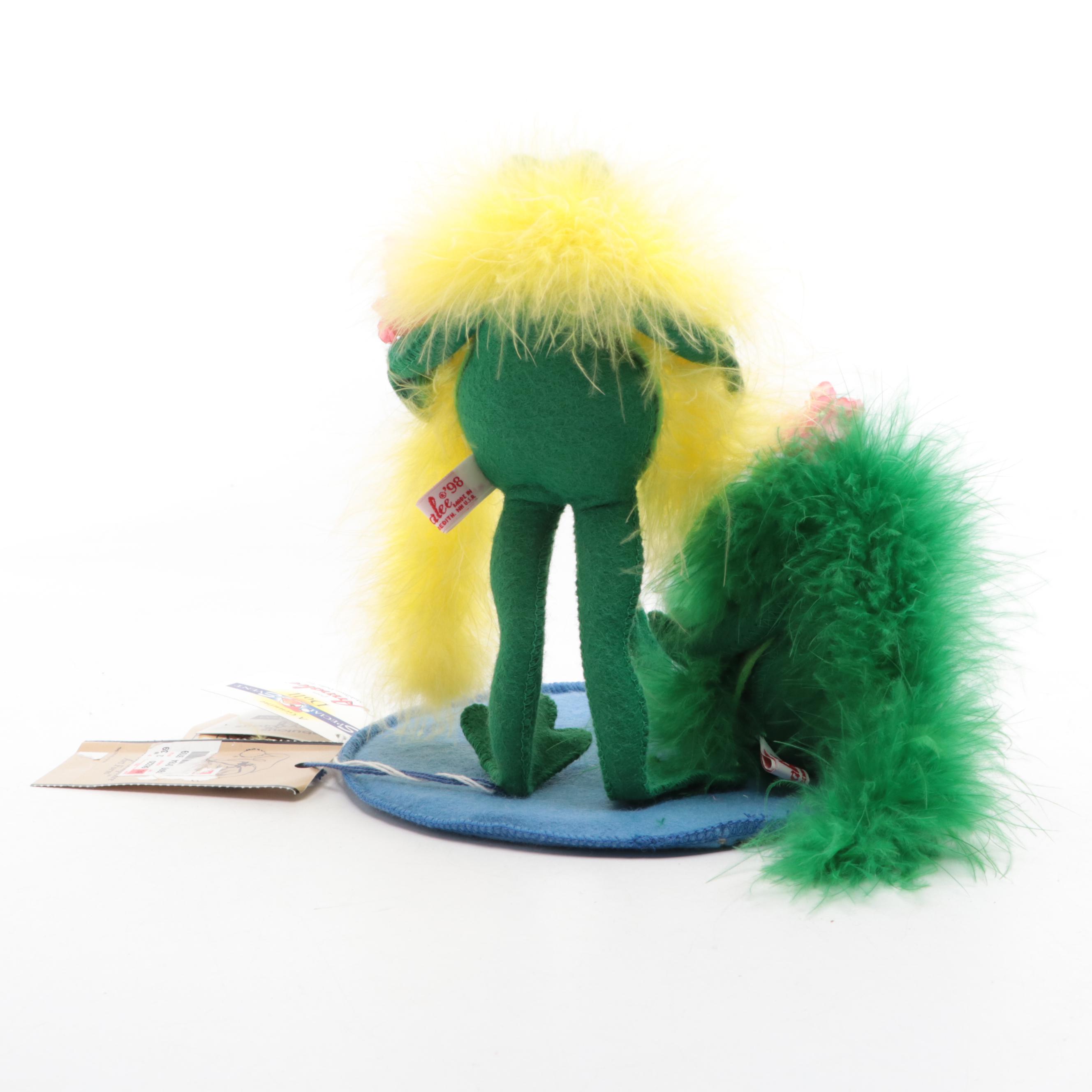 Annalee Dolls "Fabulous Floozy Frogs" Figure, 1998