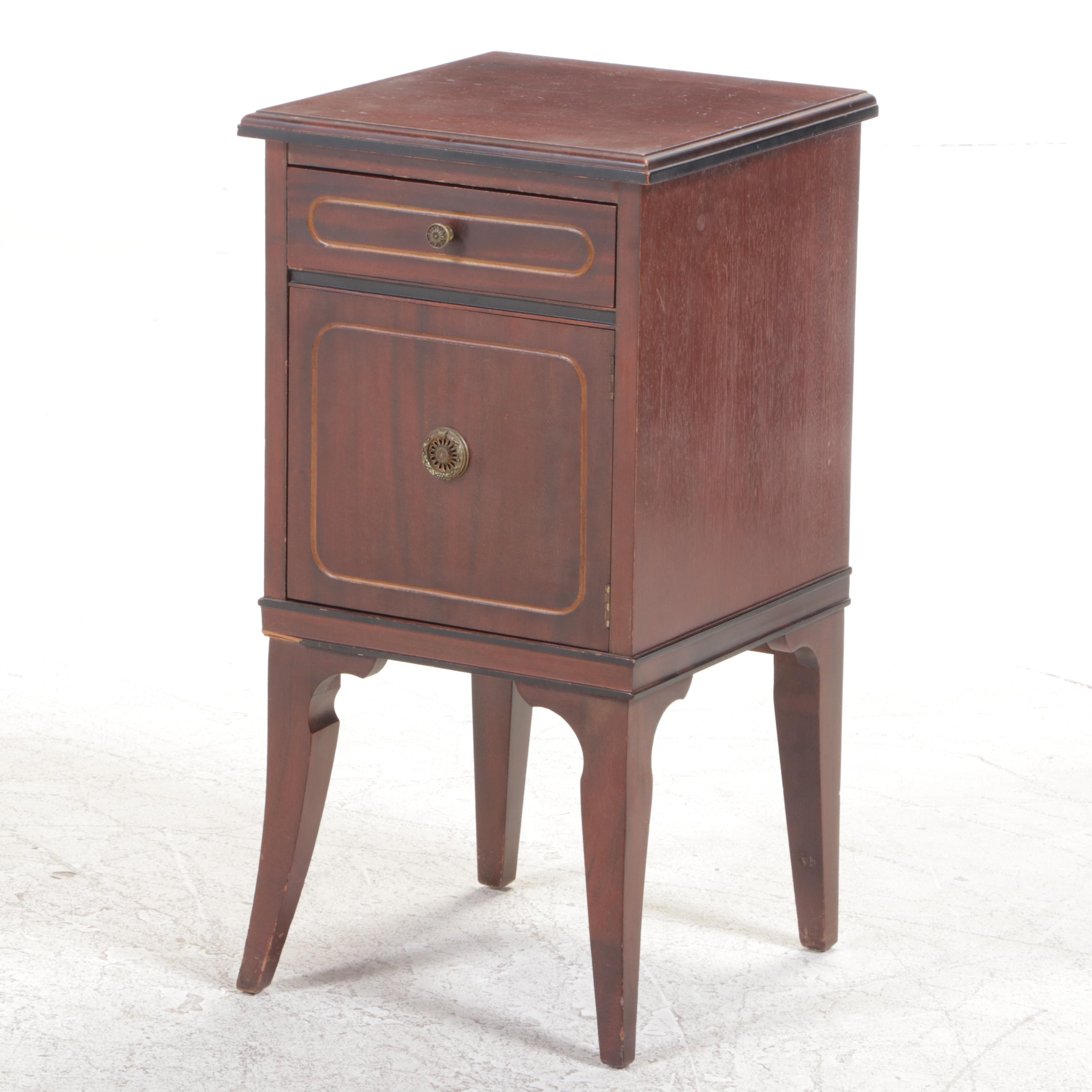 Neoclassical Style Mahogany Bedroom Suite, 1920s