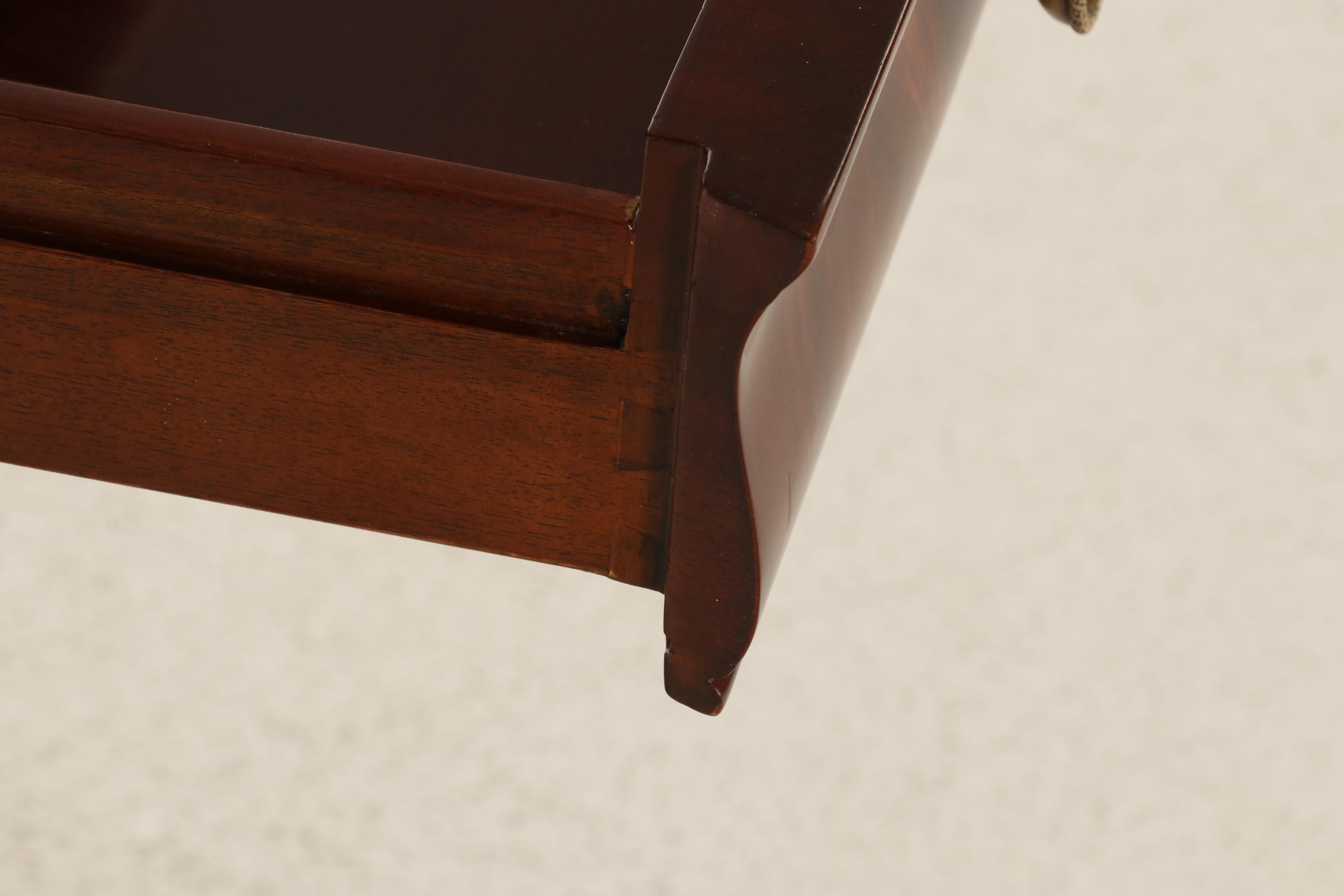 Henredon Biedermeier Style Mahogany-Veneered Octagonal Pedestal Table