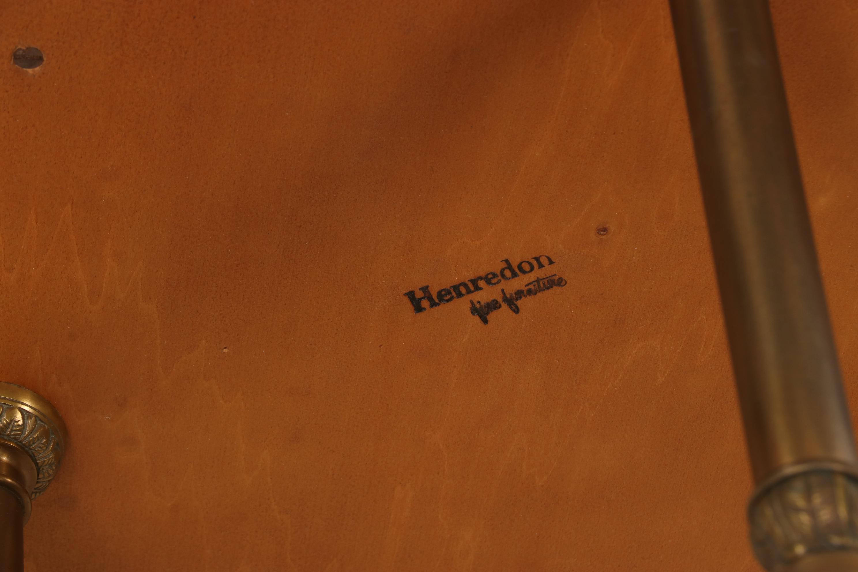 Henredon French Provincial Style Fruitwood Stained Tiered Guéridon, Late 20th C.