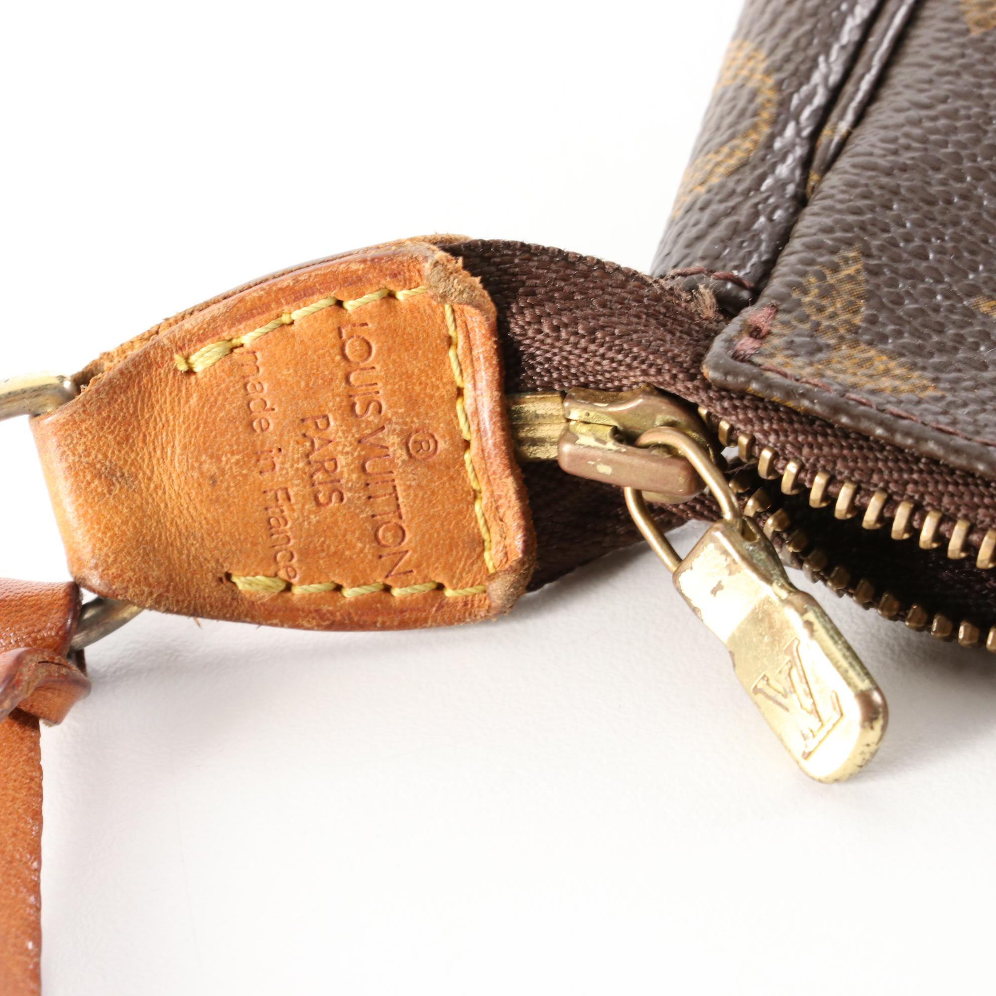 Louis Vuitton Pochette Accessoires in Monogram Canvas