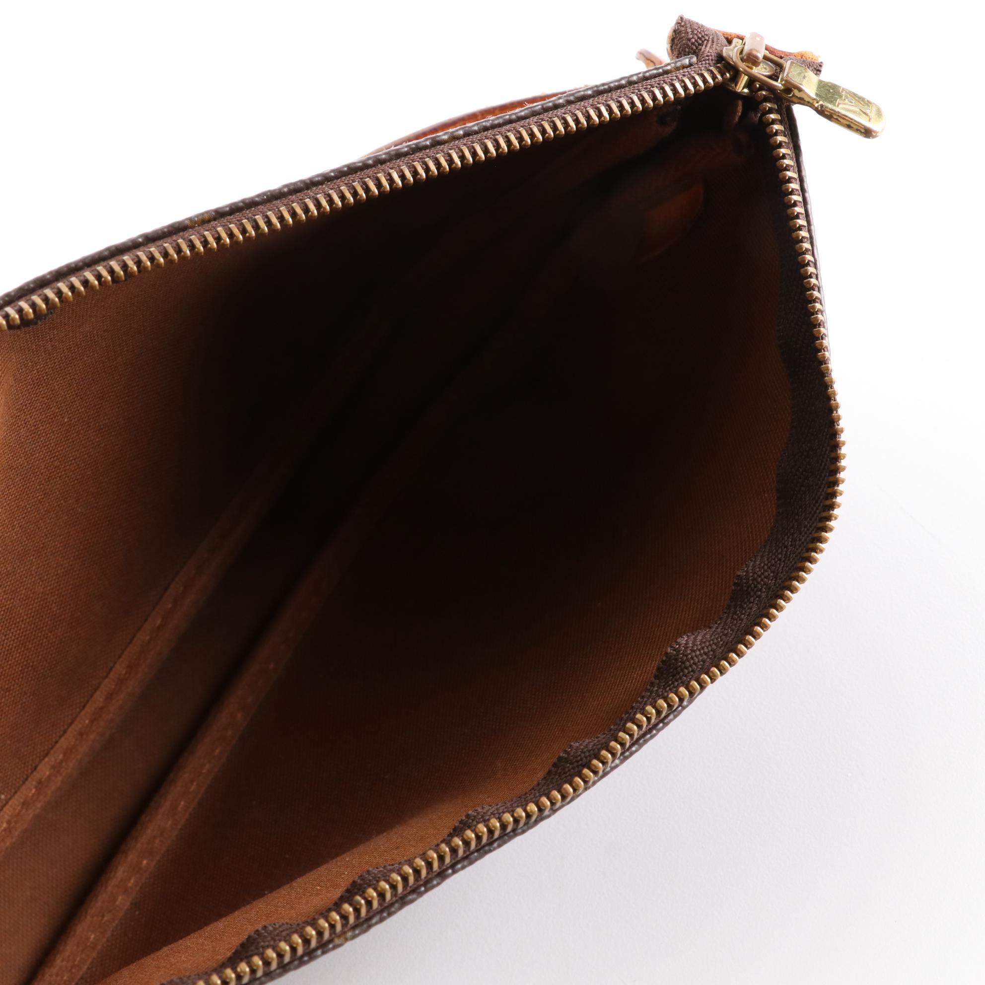 Louis Vuitton Pochette Accessoires in Monogram Canvas