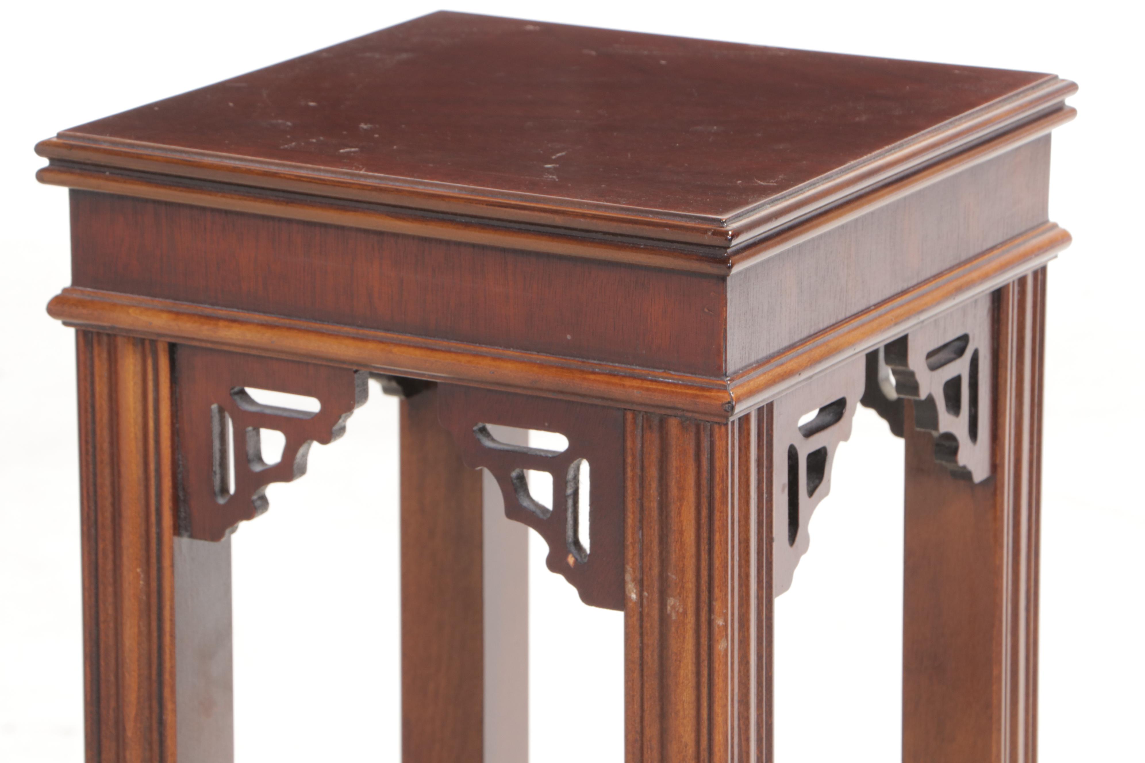 Lane Furniture Chippendale Style Plant Stand with Cherry-Stained Pedestal Stand