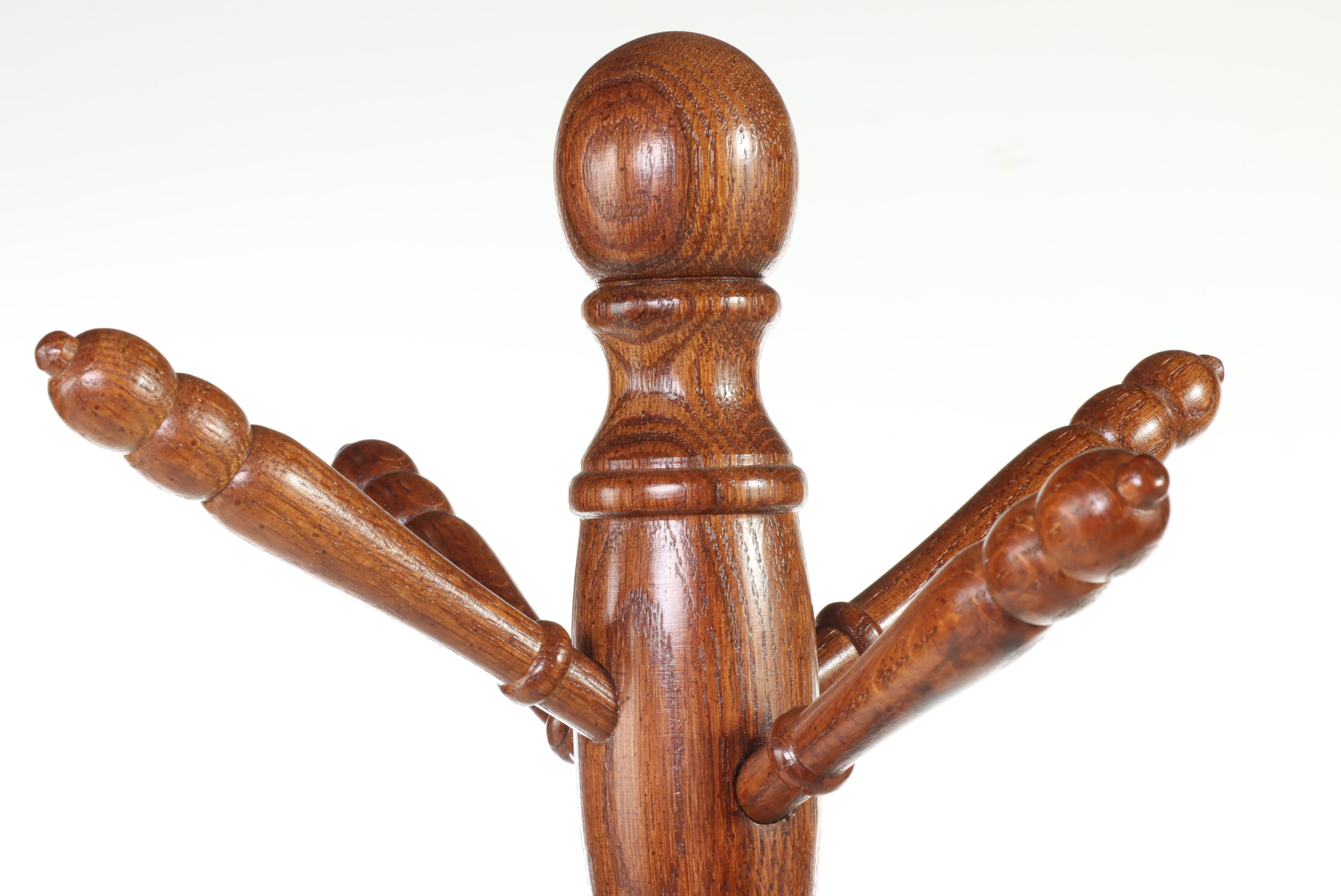 American Colonial Style Oak Hall Tree, Late 20th Century