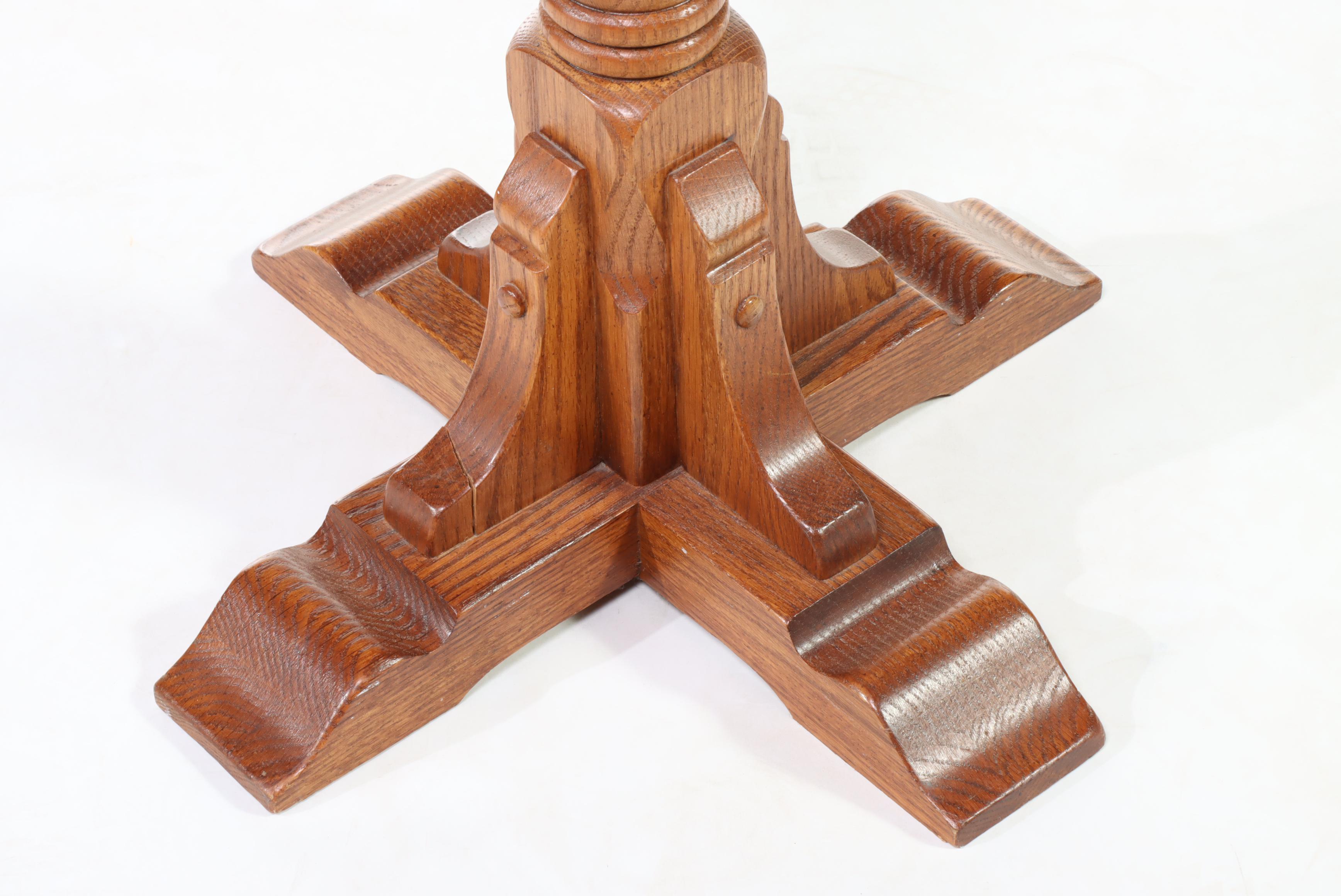 American Colonial Style Oak Hall Tree, Late 20th Century