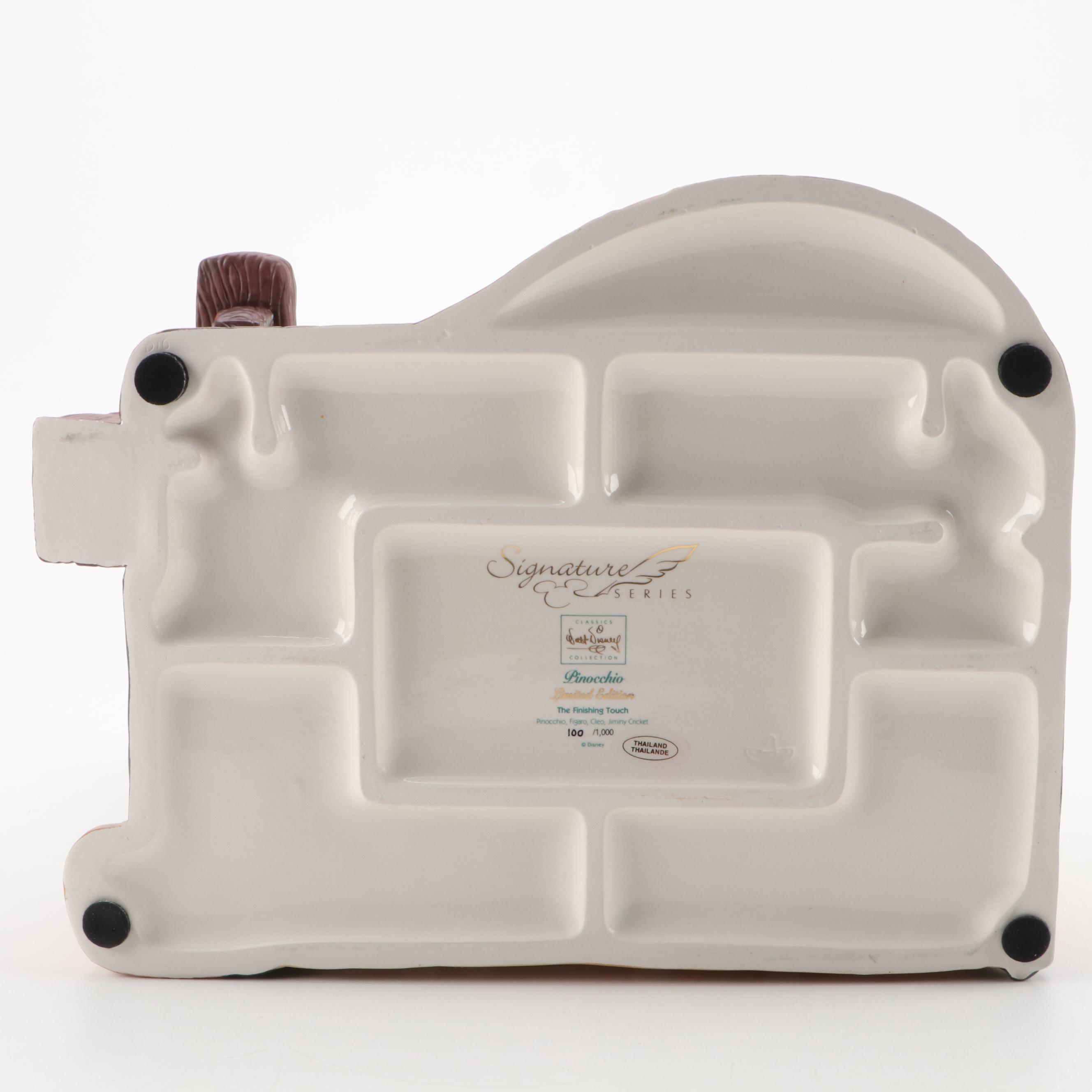 Walt Disney Classics "The Finishing Touch" with Pinocchio and Geppetto