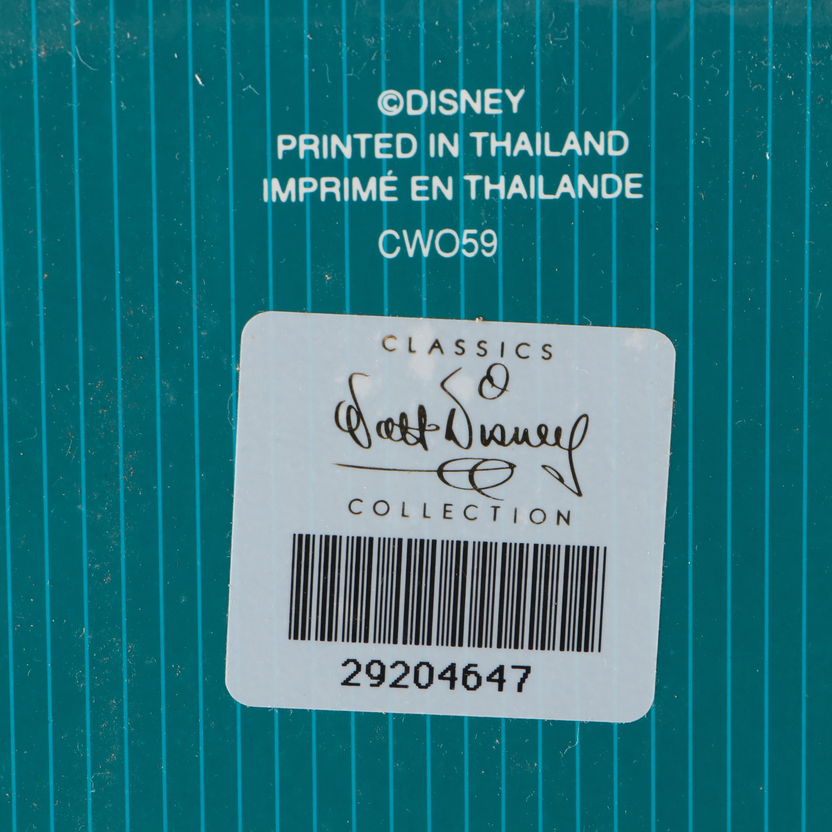 Walt Disney Classics "The Finishing Touch" with Pinocchio and Geppetto