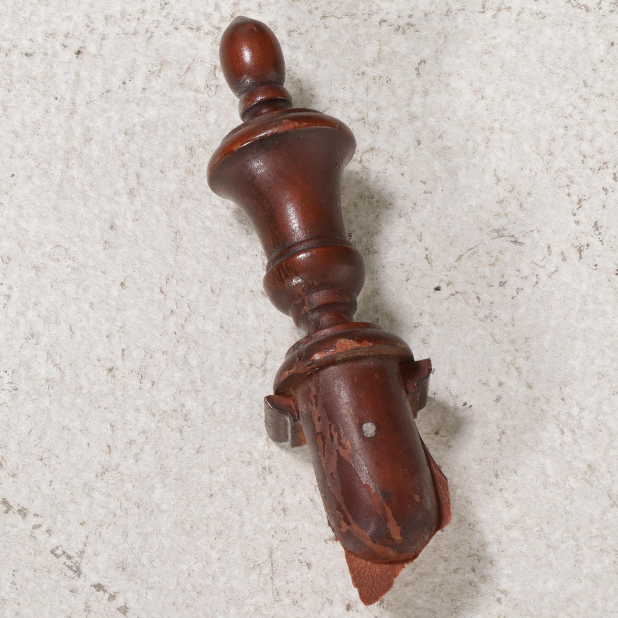 Thomasville Federal Style Mahogany Finish China Cabinet, Mid-20th Century