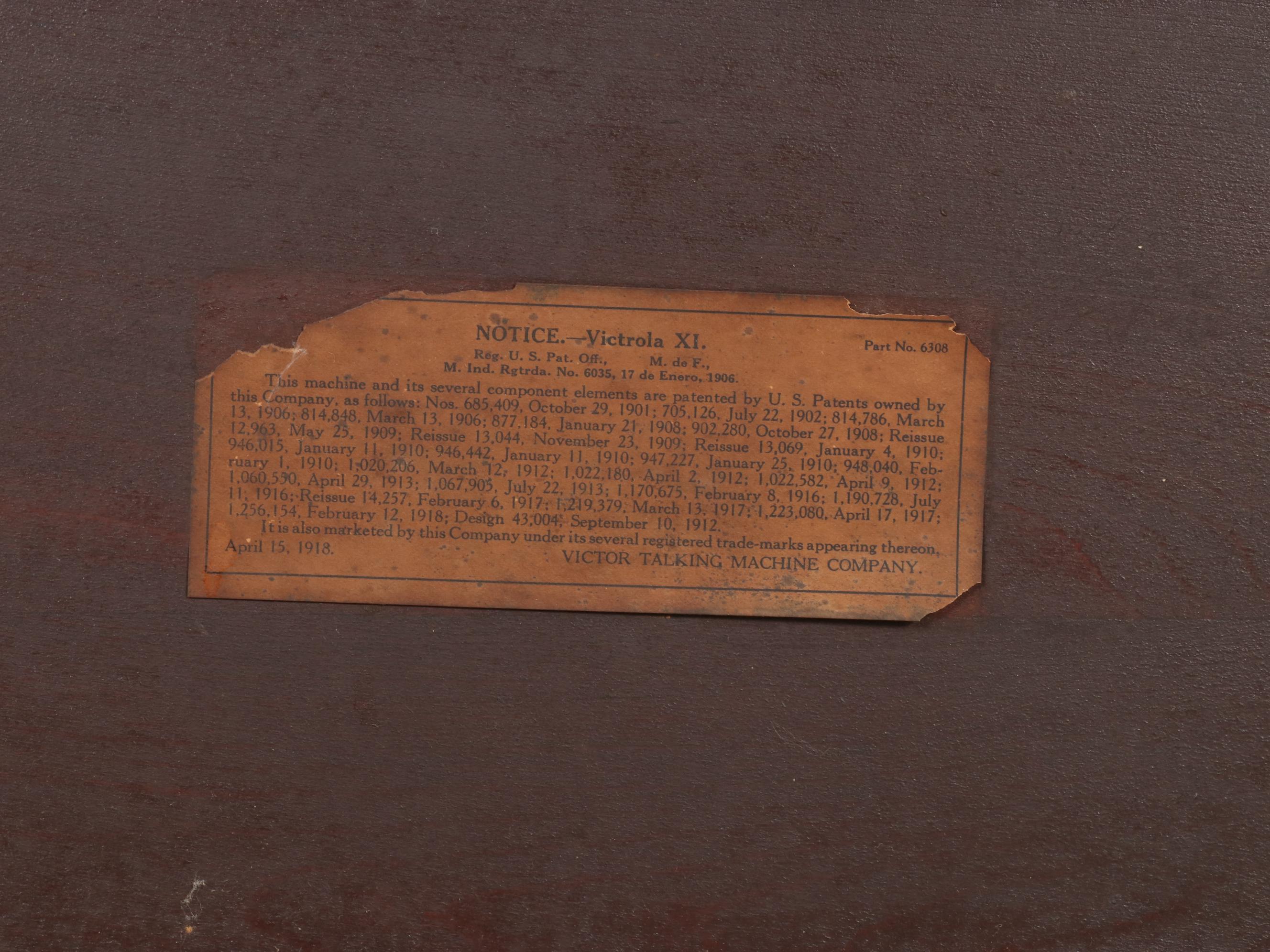 Victrola VV-XI Cabinet Stand Phonograph, Early 20th Century