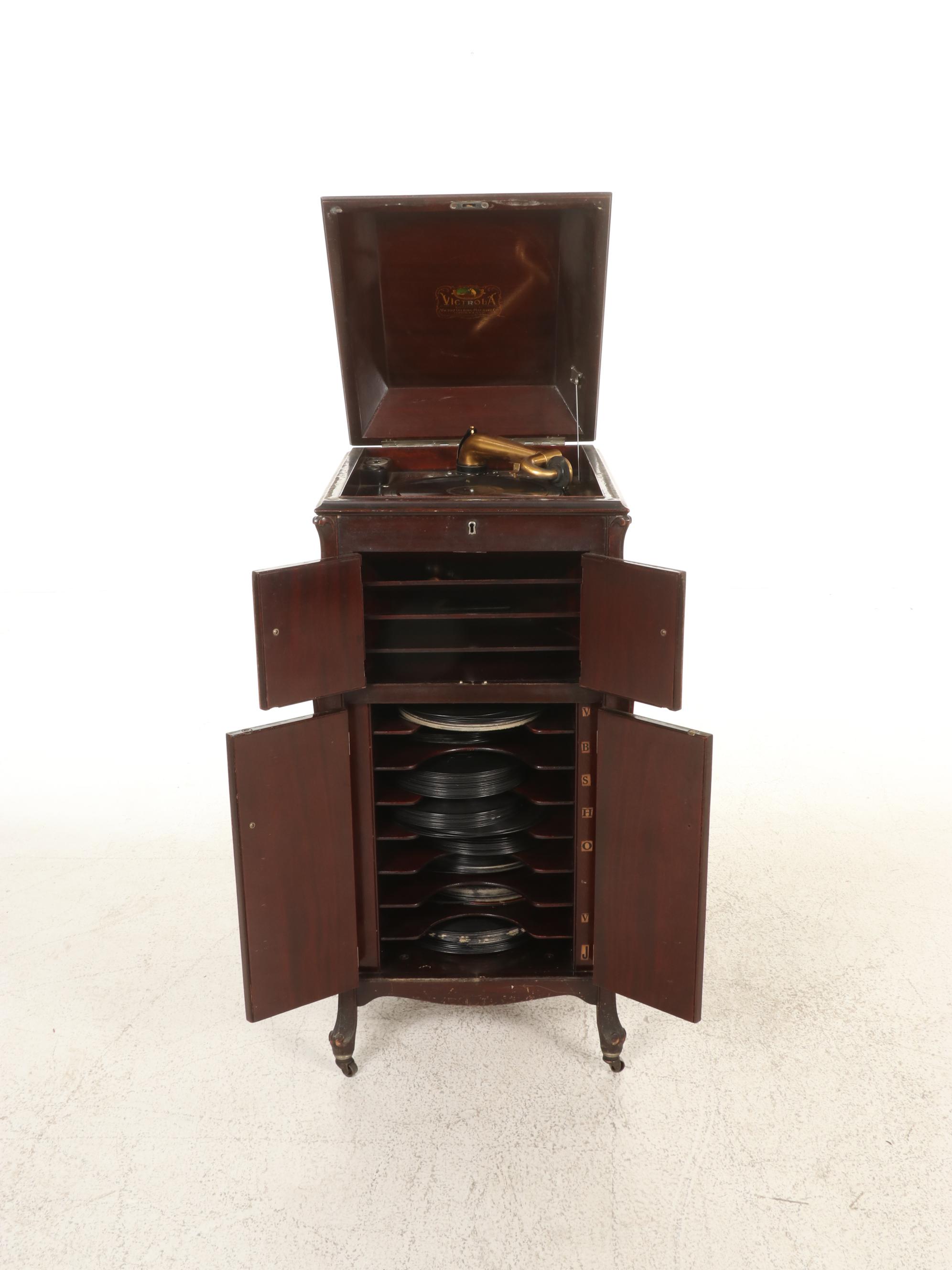 Victrola VV-XI Cabinet Stand Phonograph, Early 20th Century