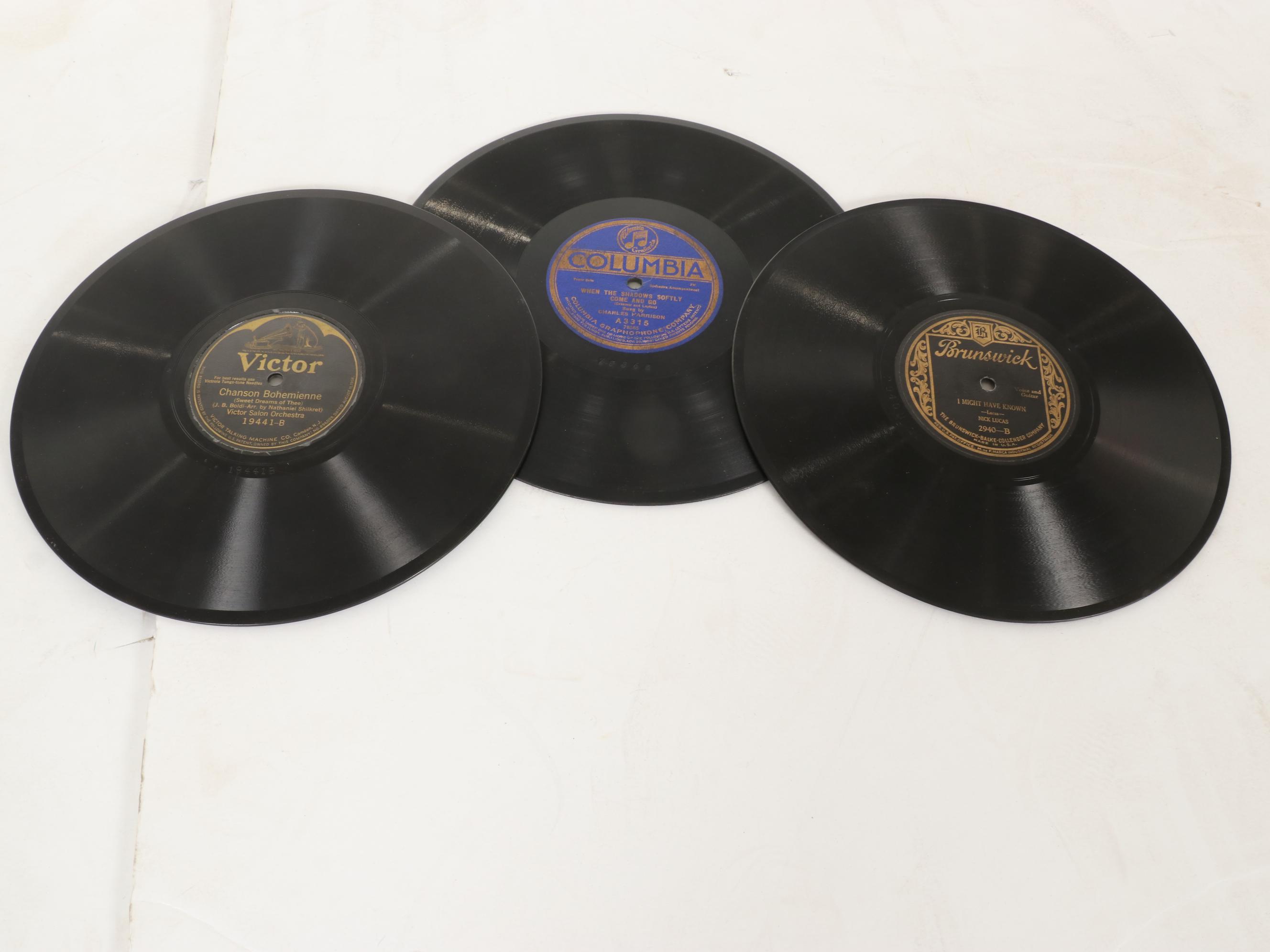 Victrola VV-XI Cabinet Stand Phonograph, Early 20th Century