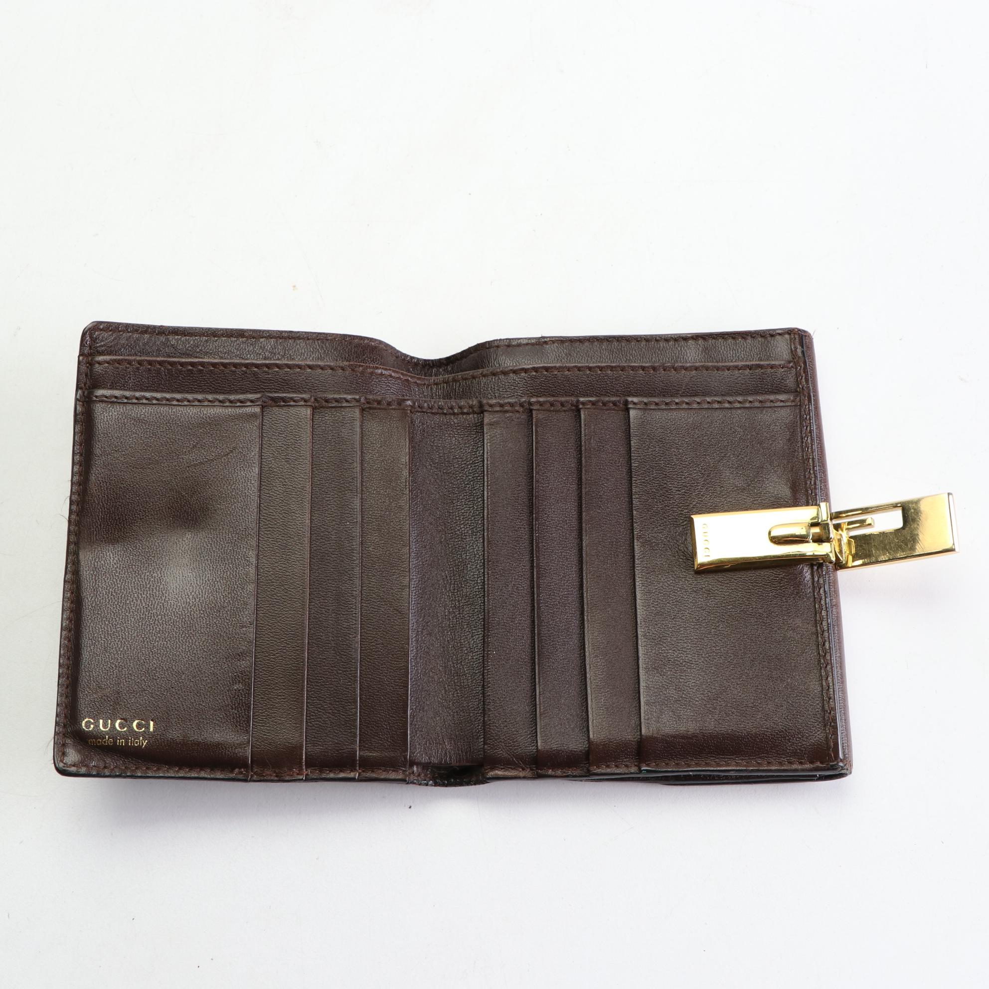 Gucci G Clasp Bifold Wallet in Tartufo Leather