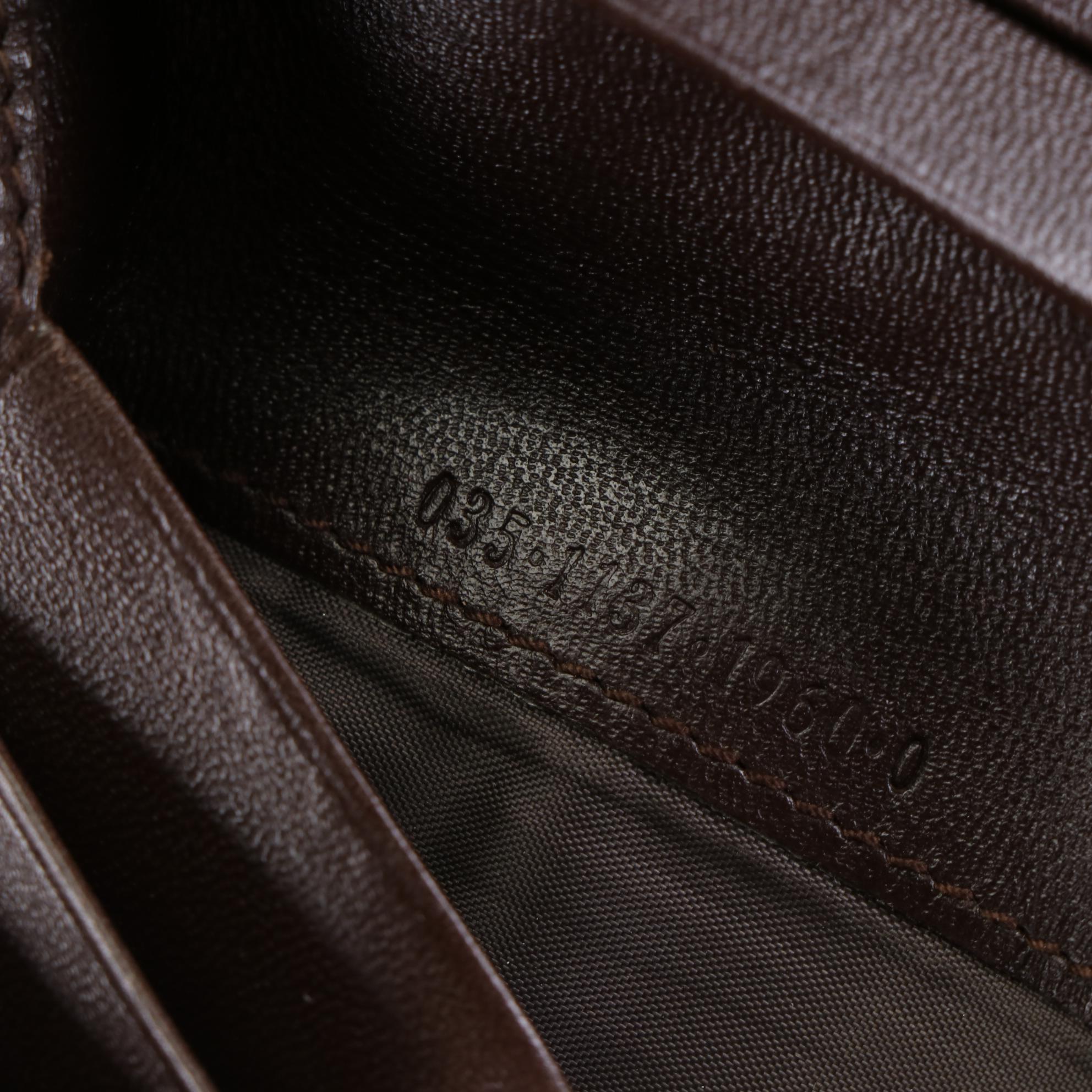 Gucci G Clasp Bifold Wallet in Tartufo Leather