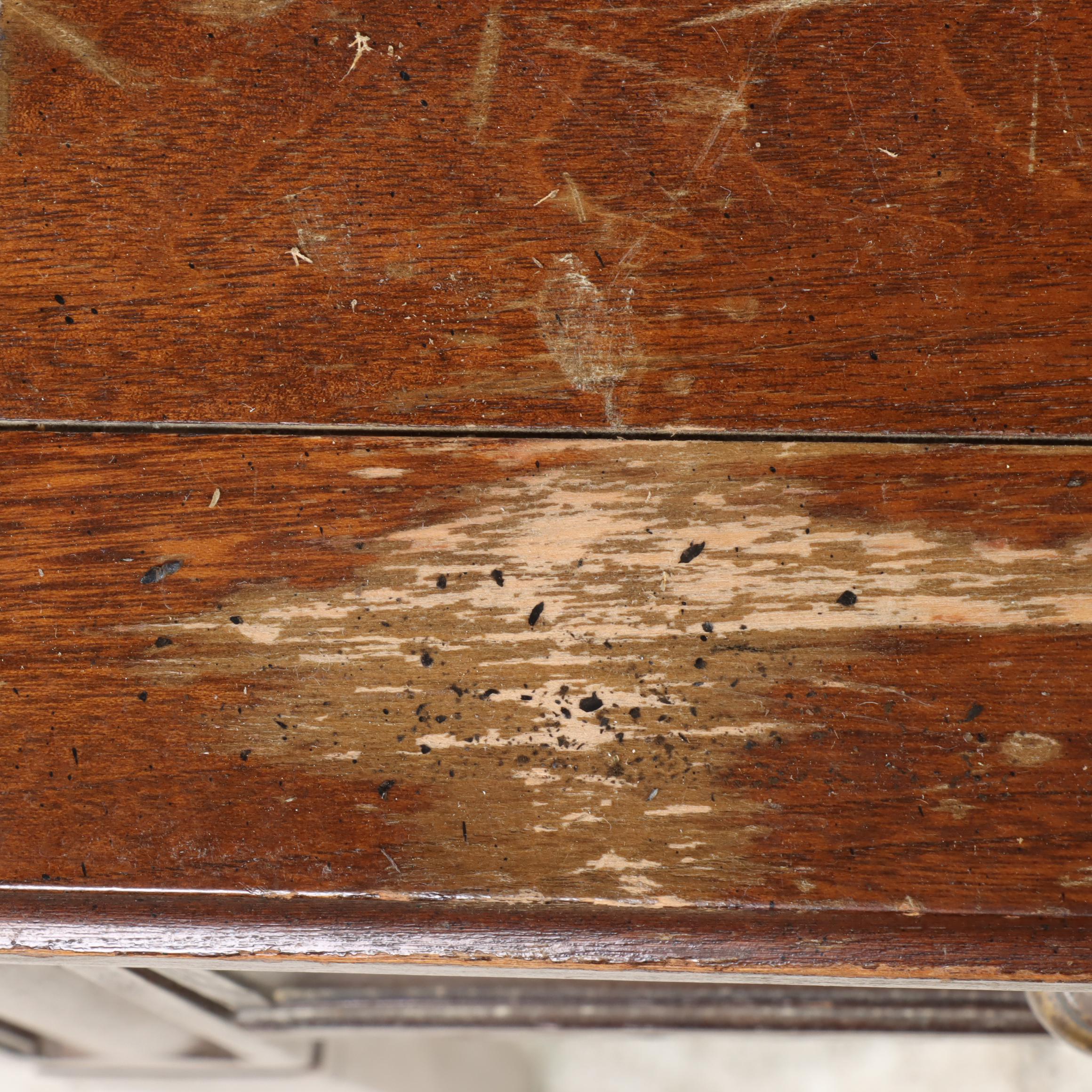 Singer Model 237 Sewing Machine and Table