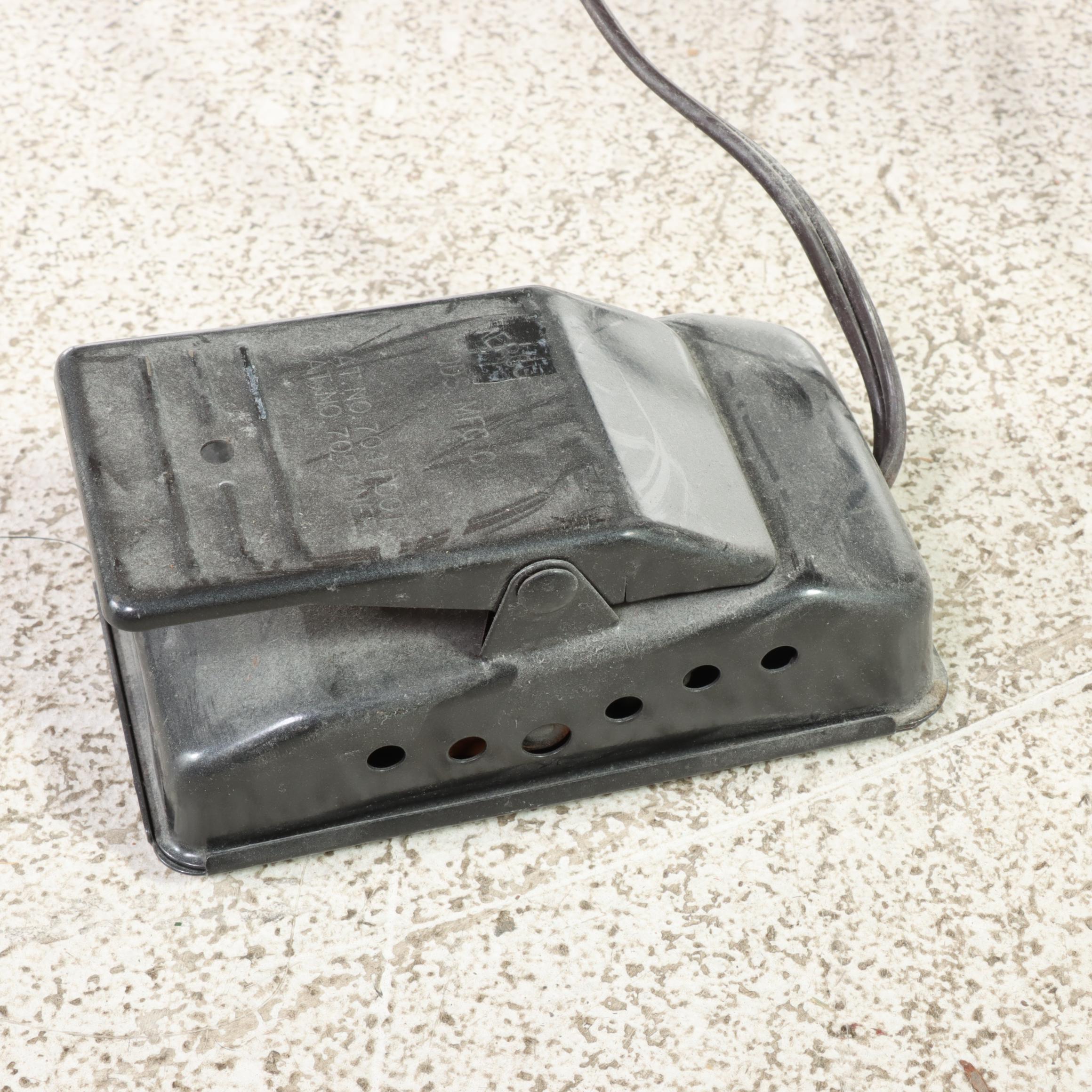 Singer Model 237 Sewing Machine and Table