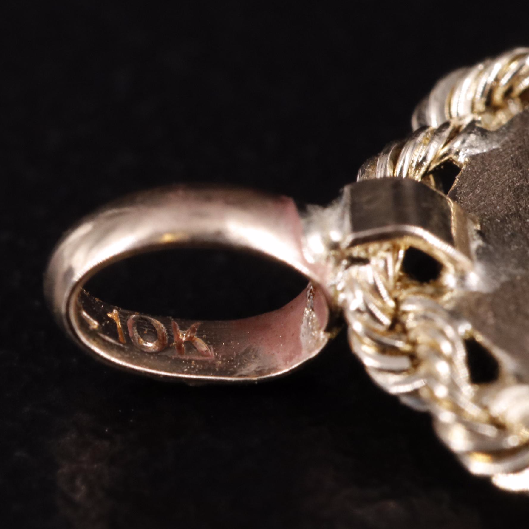 10K Virgin Mary Pendant