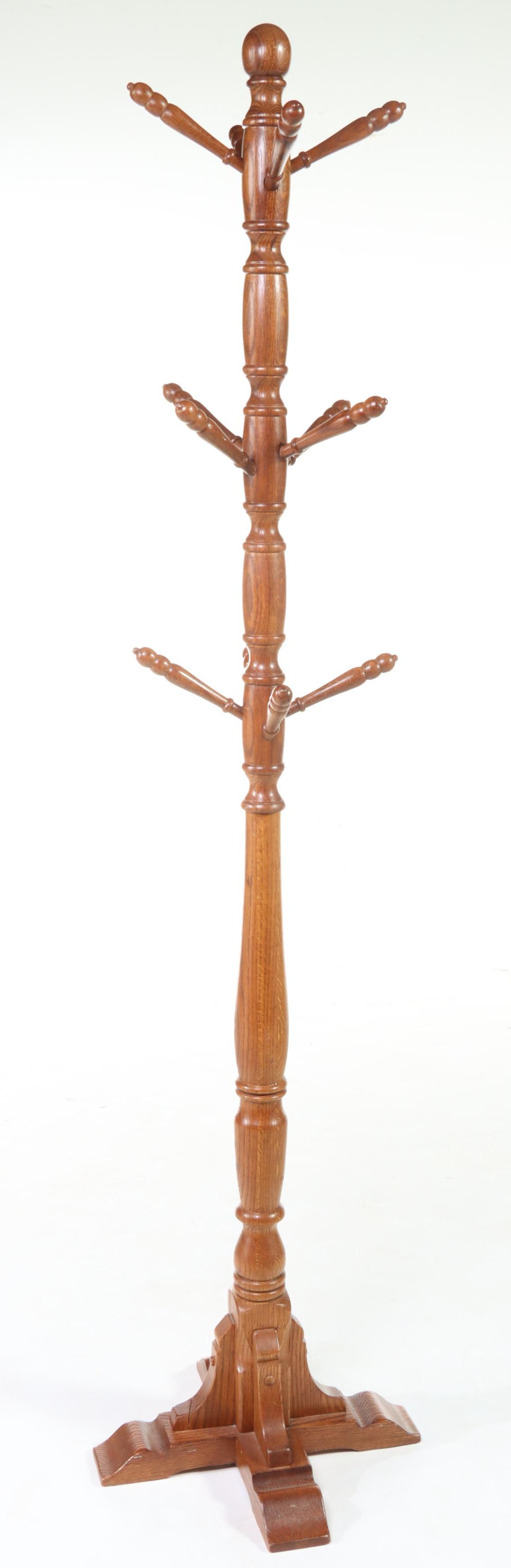 American Colonial Style Oak Hall Tree, Late 20th Century