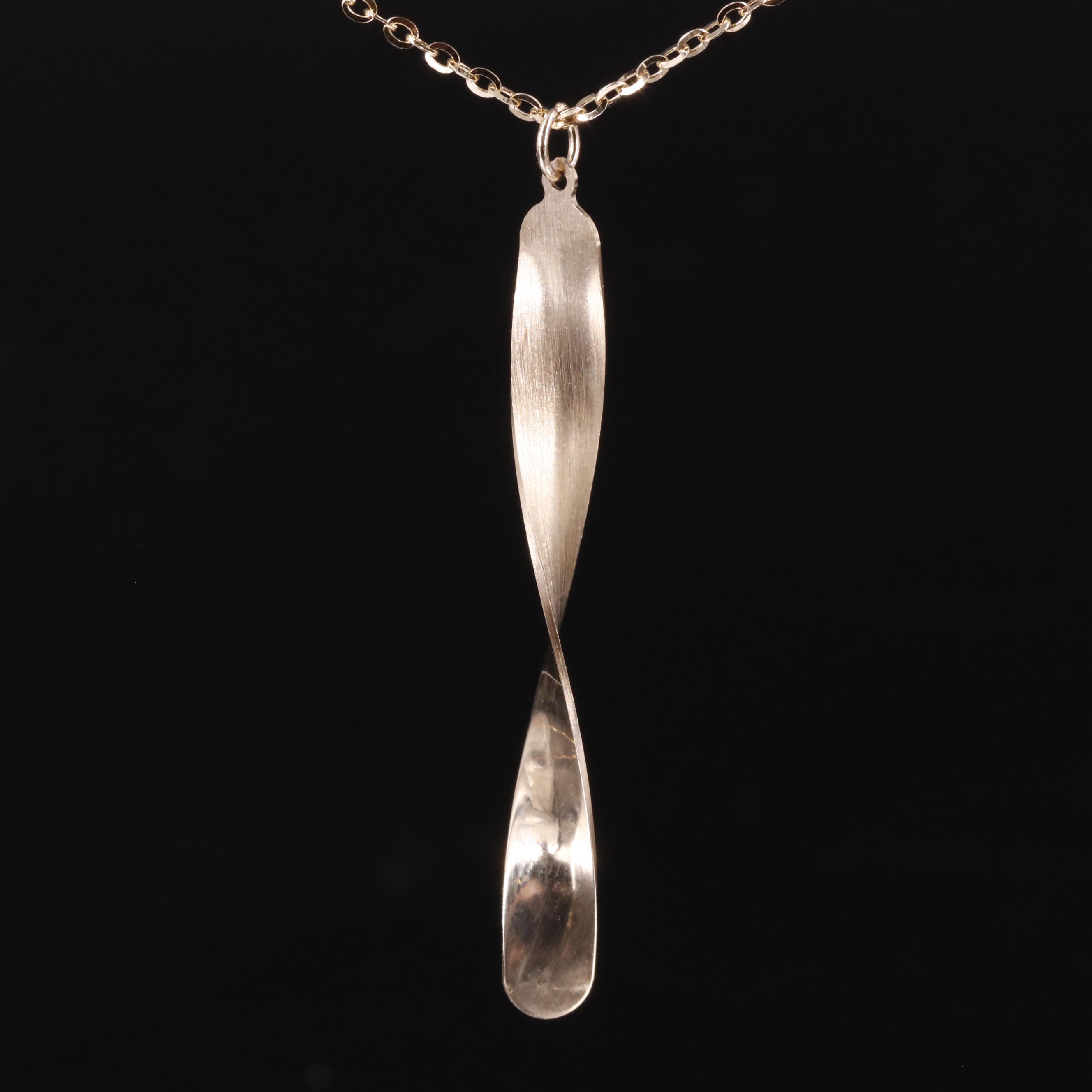 14K Cable Chain Twisted Bar Pendant Necklace