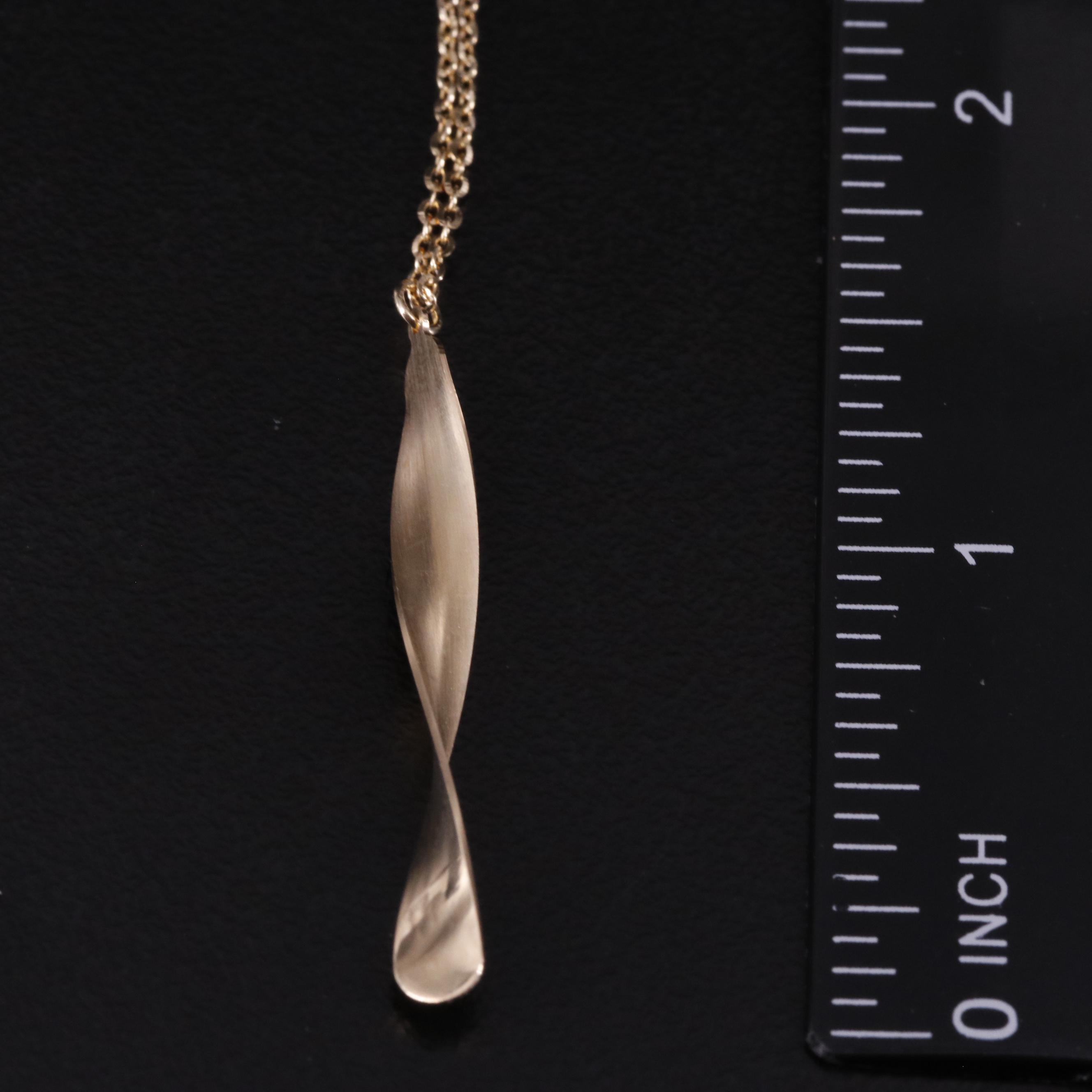 14K Cable Chain Twisted Bar Pendant Necklace