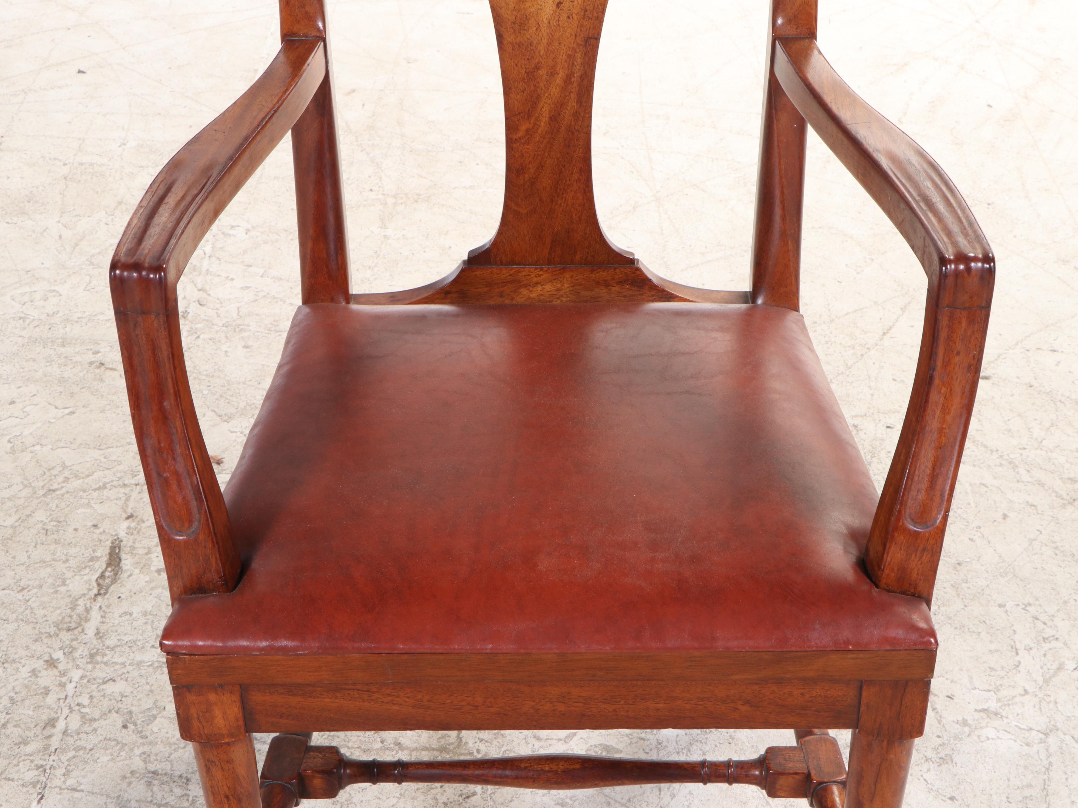 Eight Queen Anne Style Mahogany Dining Chairs, Early 20th Century