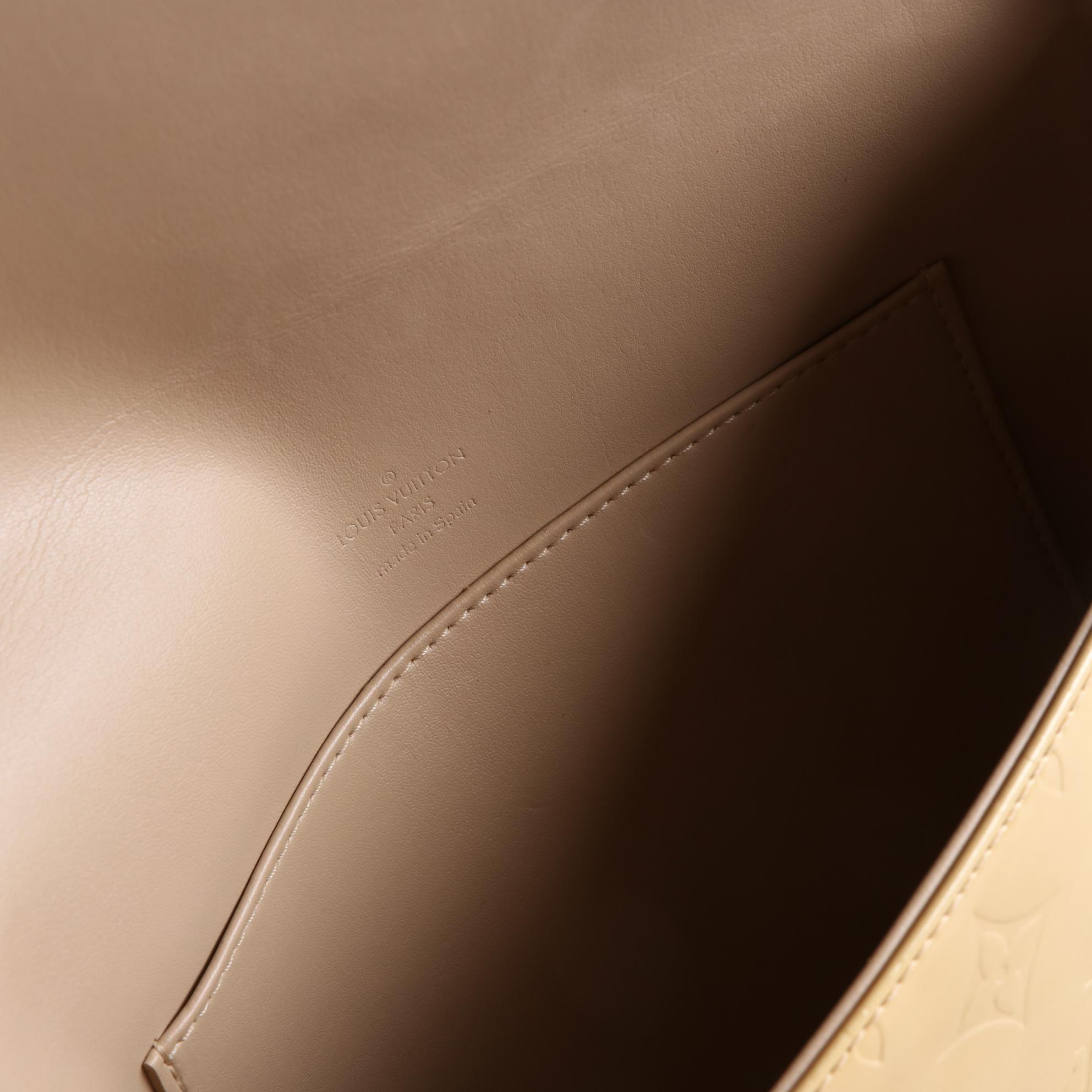 Louis Vuitton Thompson Street Bag in Monogram Vernis