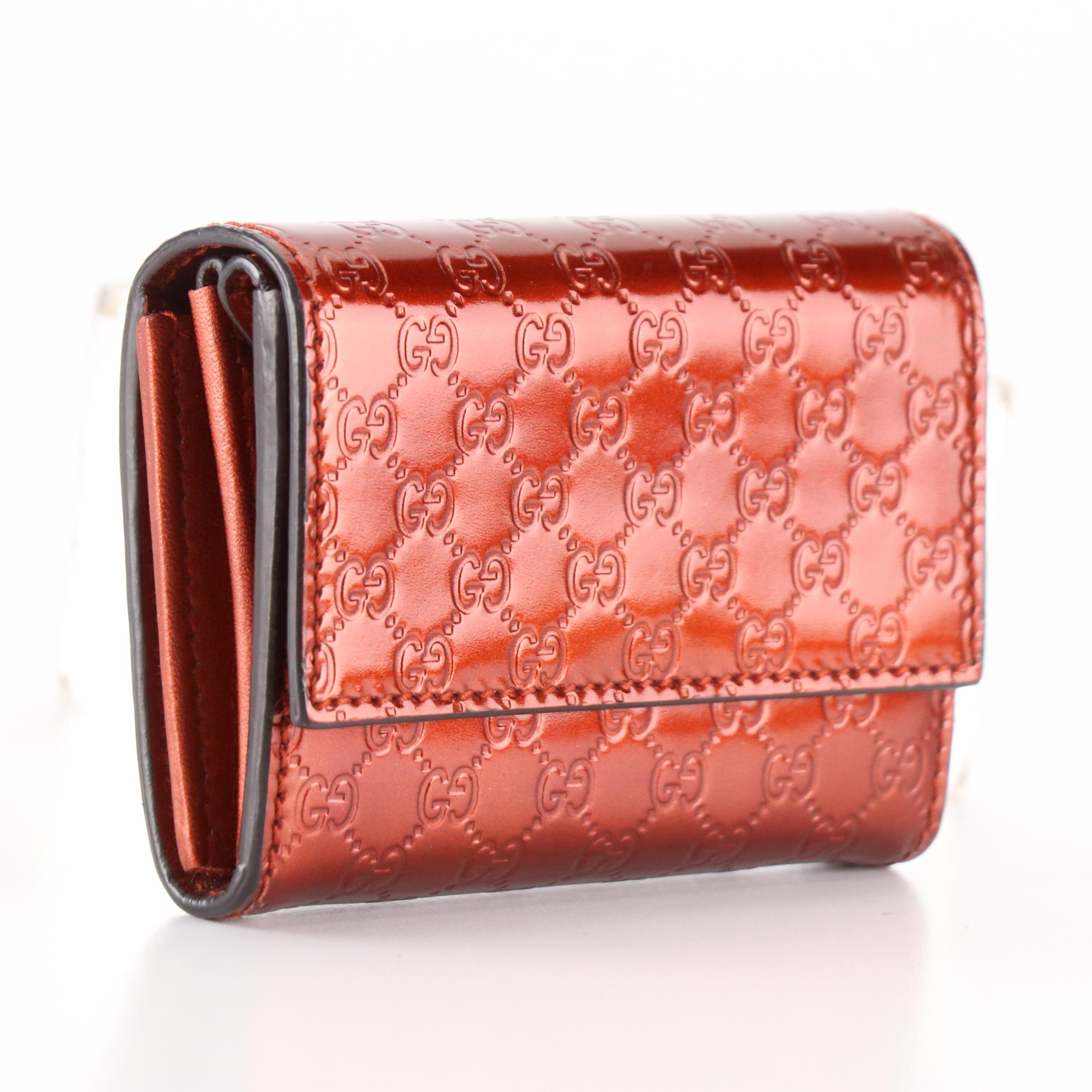 Gucci Compact Wallet in Microguccissima Patent Leather