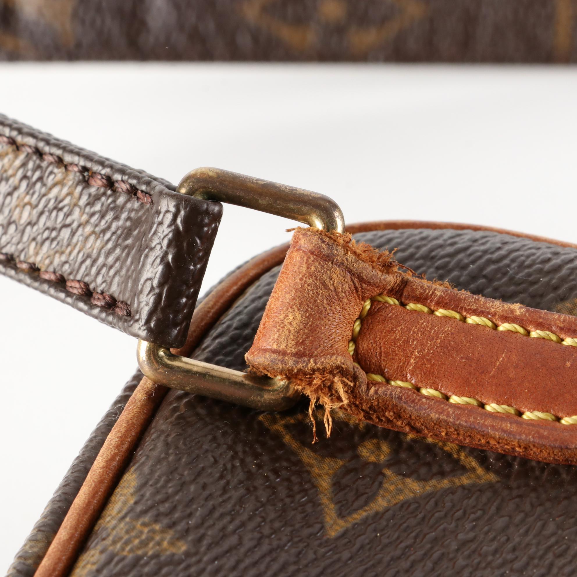 Louis Vuitton Pochette Marly Bandoulière Bag in Monogram Canvas