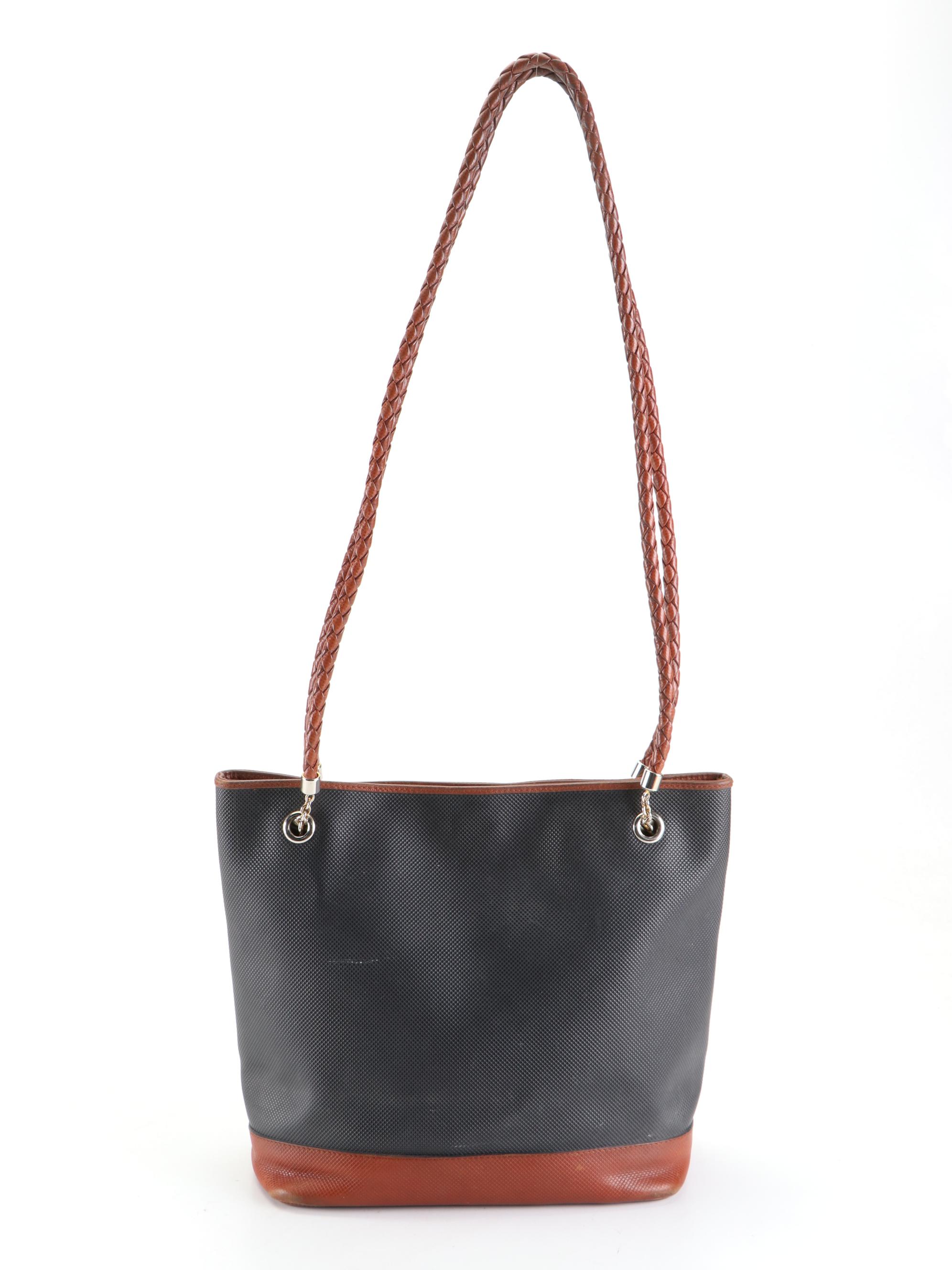 Bottega Veneta Shoulder Bag in Leather with Intrecciato Straps