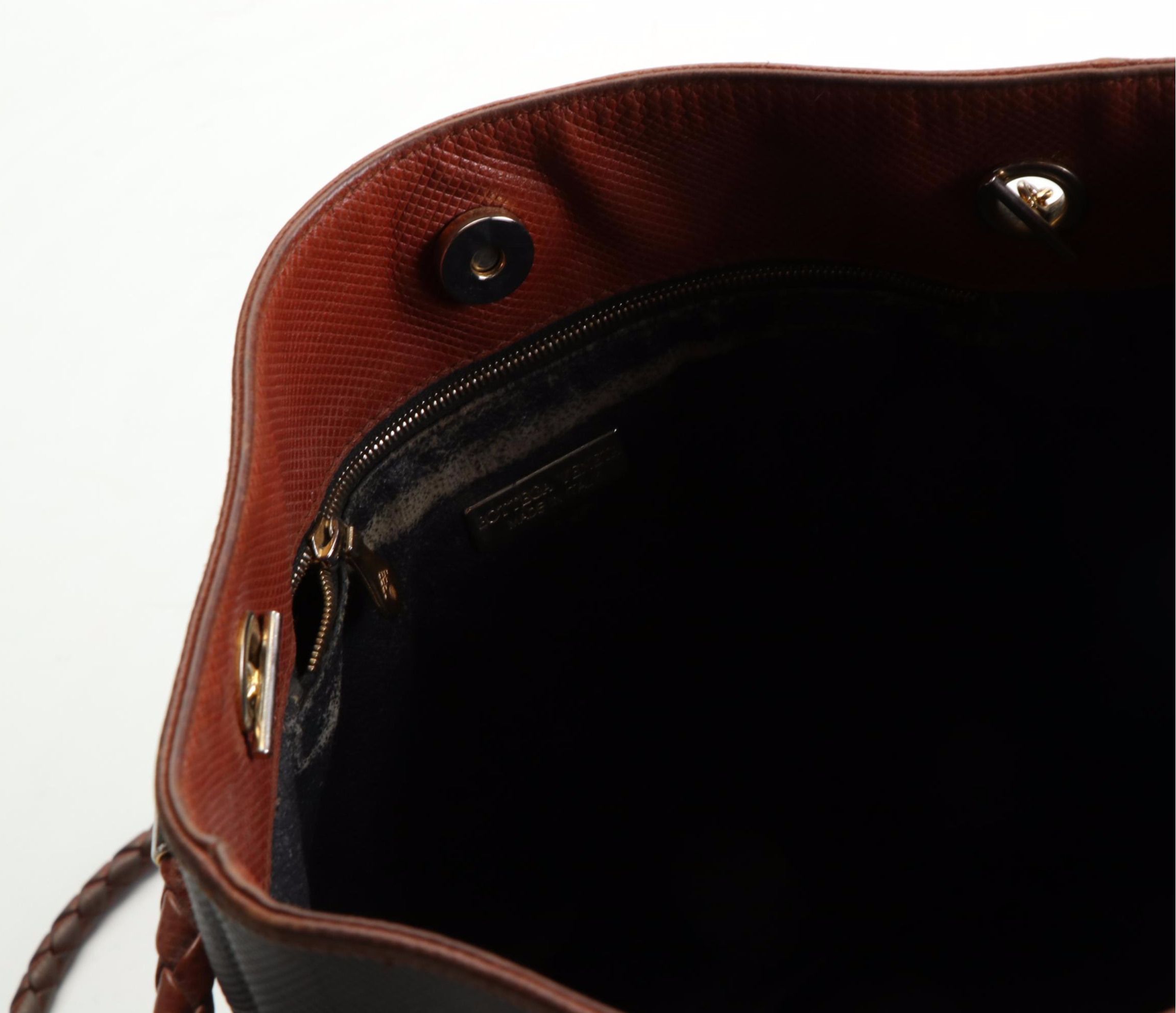 Bottega Veneta Shoulder Bag in Leather with Intrecciato Straps