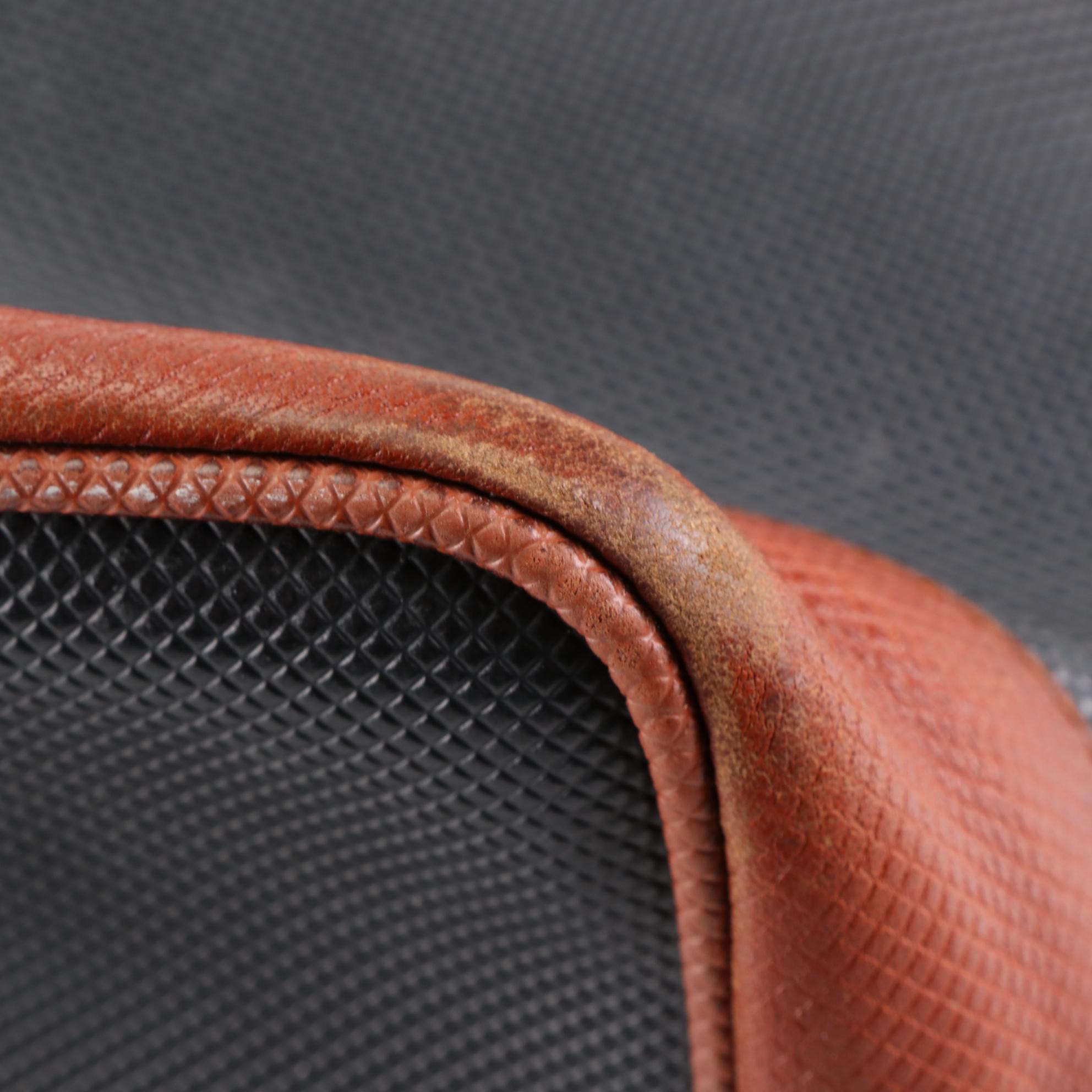 Bottega Veneta Shoulder Bag in Leather with Intrecciato Straps