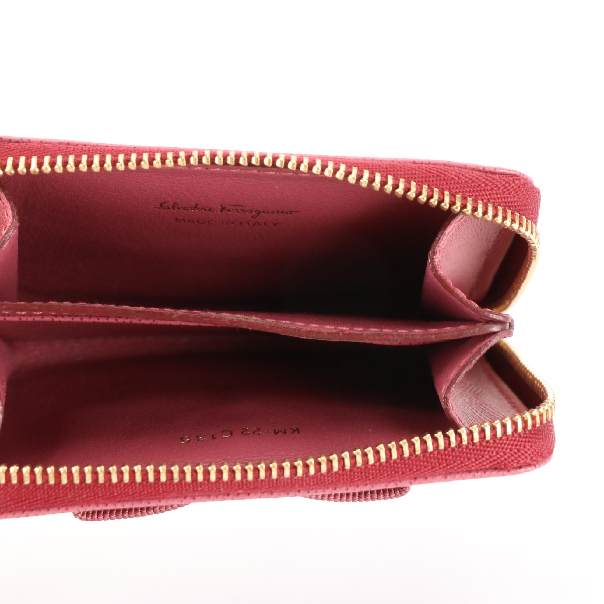 Salvatore Ferragamo Vara Bow Zipper Wallet in Crossgrain Leather