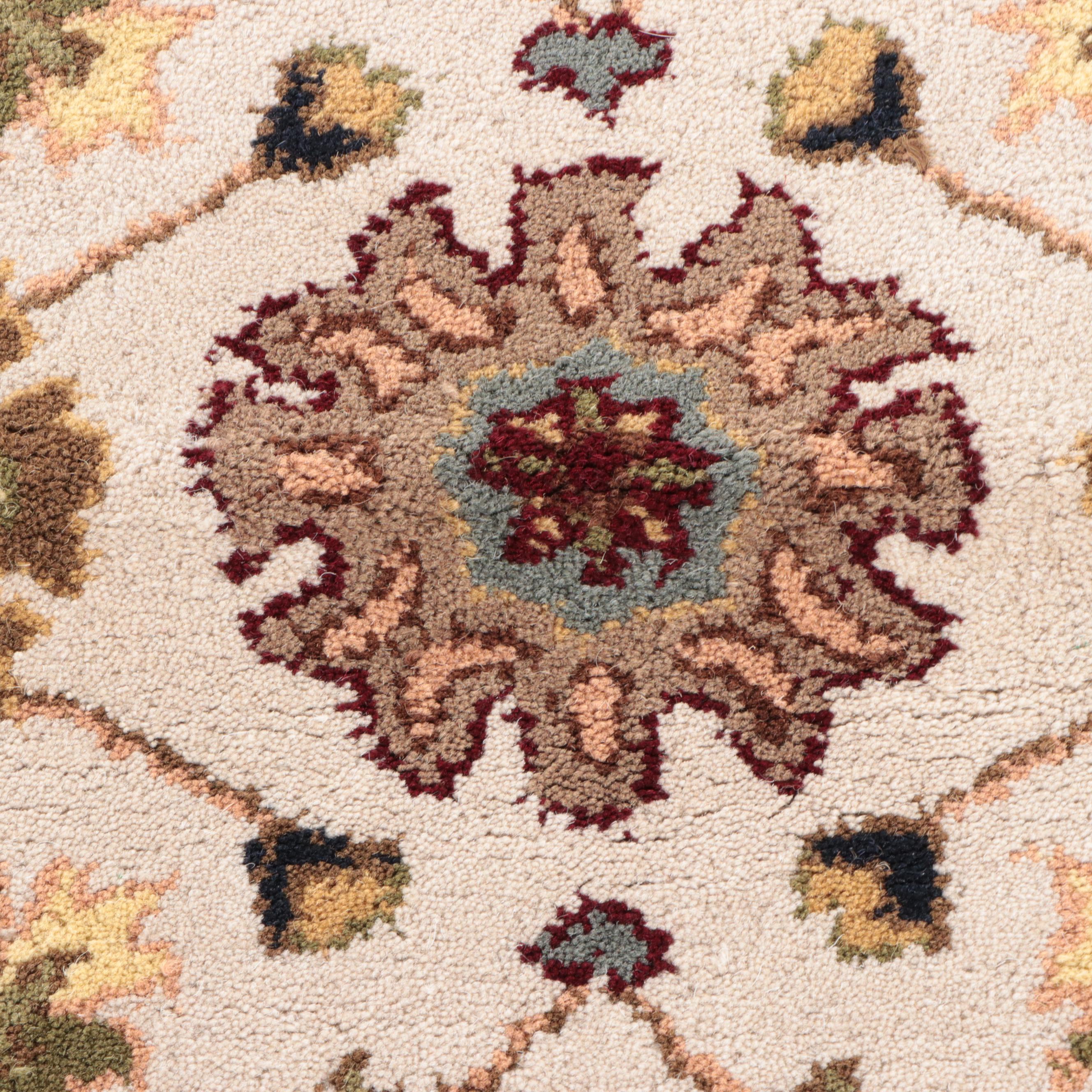 2'1 x 2'10 Hand-Tufted Indian Agra "Roberto" Accent Rug