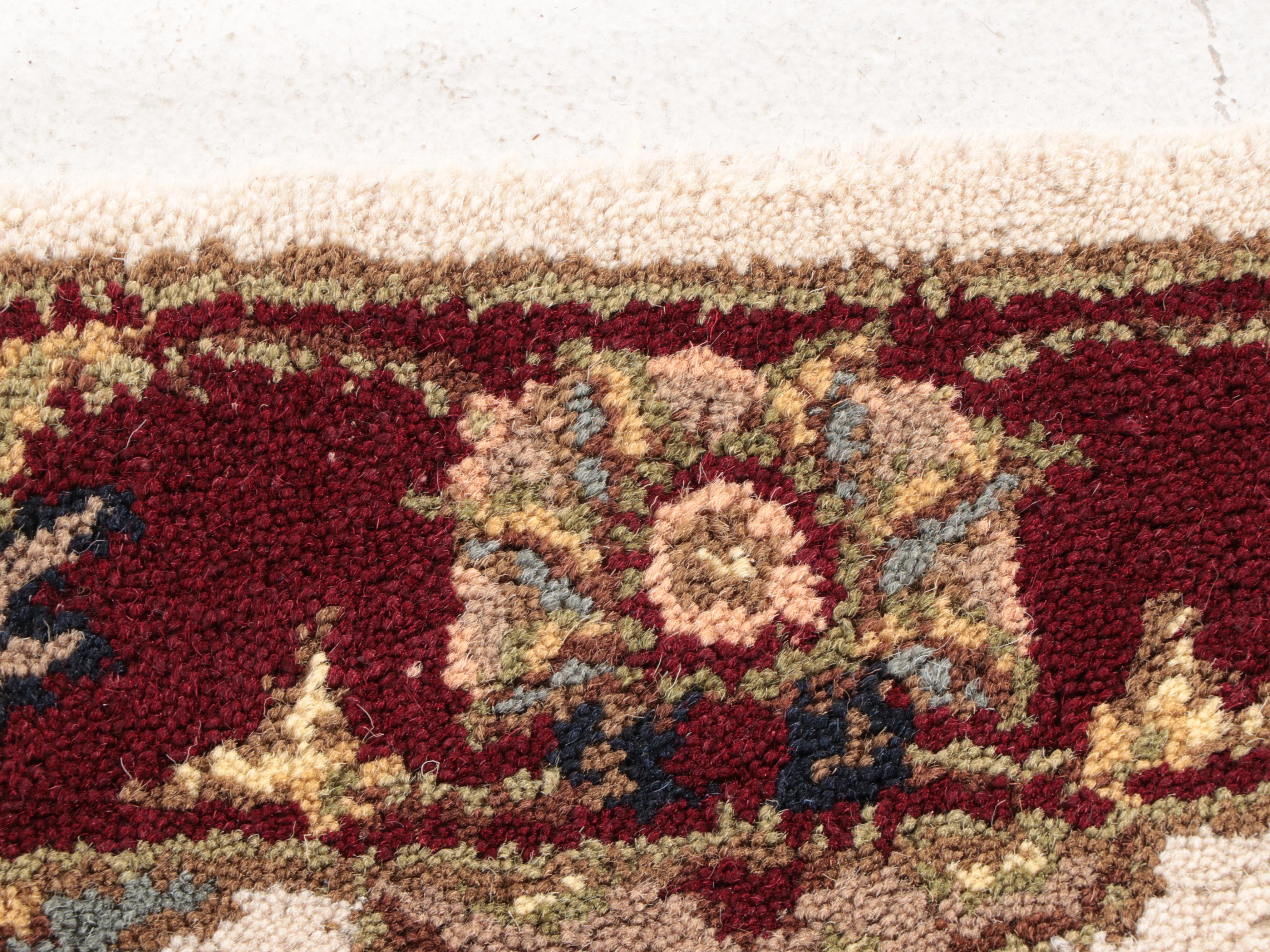 2'1 x 2'10 Hand-Tufted Indian Agra "Roberto" Accent Rug