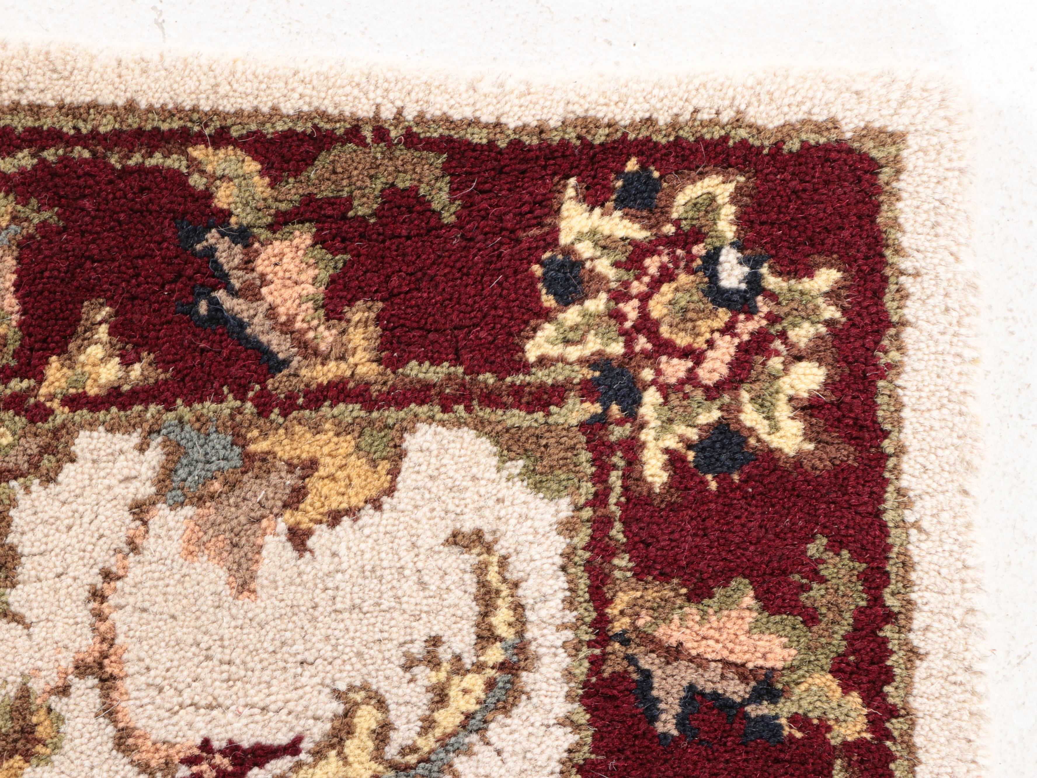 2'1 x 2'10 Hand-Tufted Indian Agra "Roberto" Accent Rug