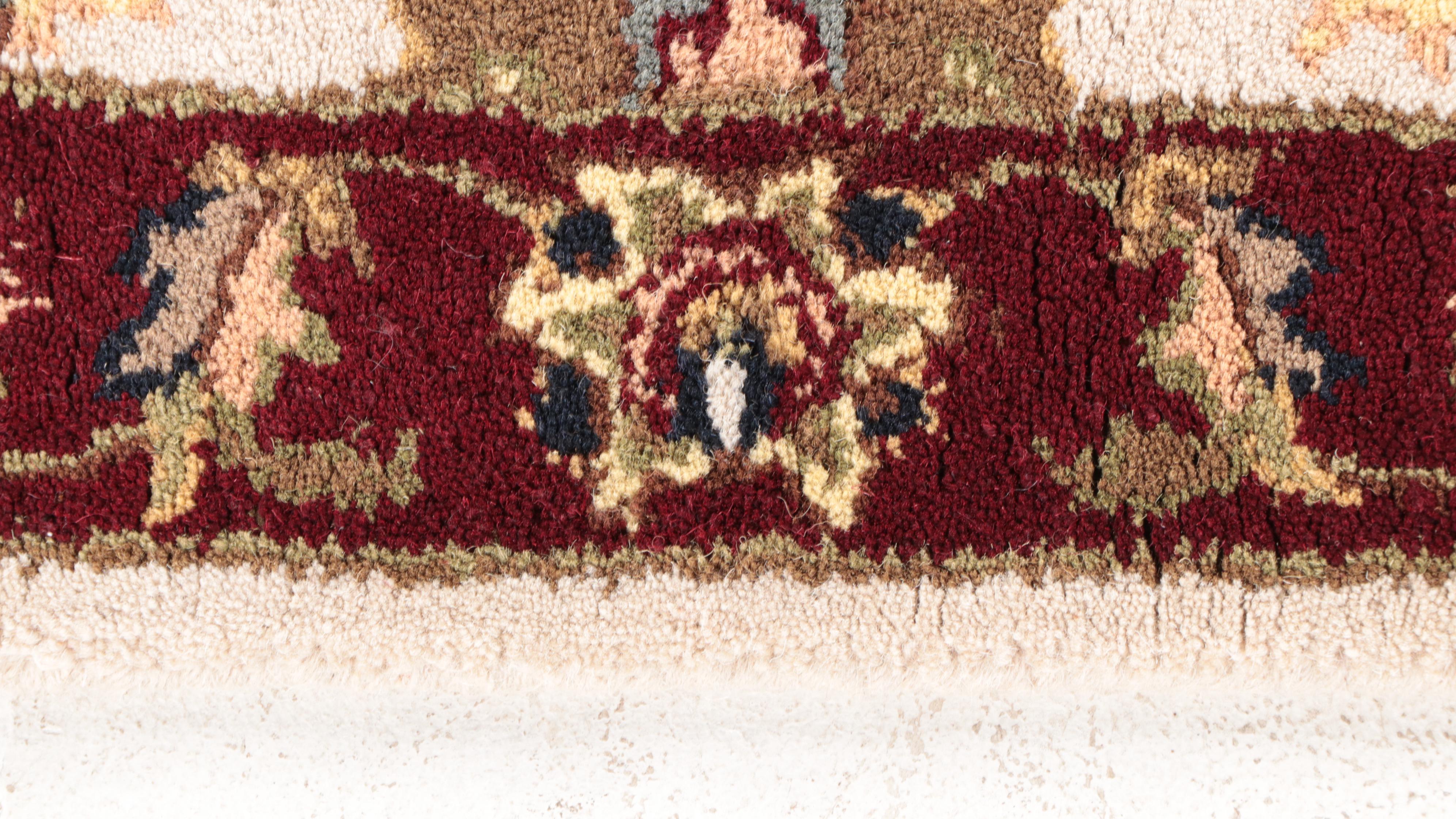 2'1 x 2'10 Hand-Tufted Indian Agra "Roberto" Accent Rug