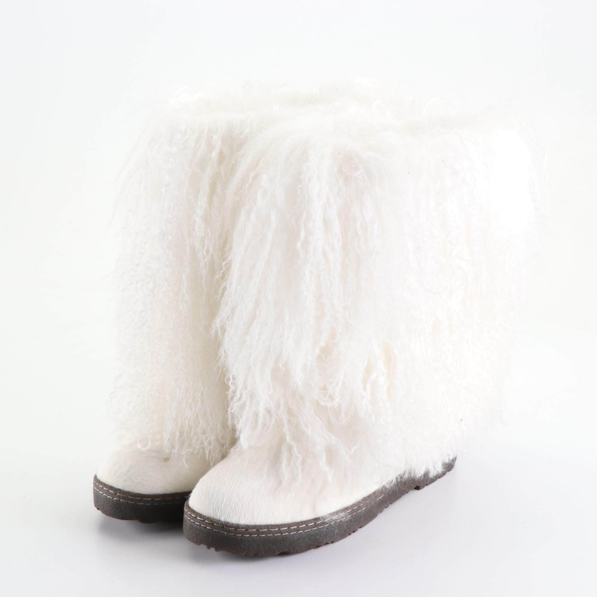 Bearpaw Boetis II Curly Lamb Boots and Joules Faux Fur Trim Chiton Boots