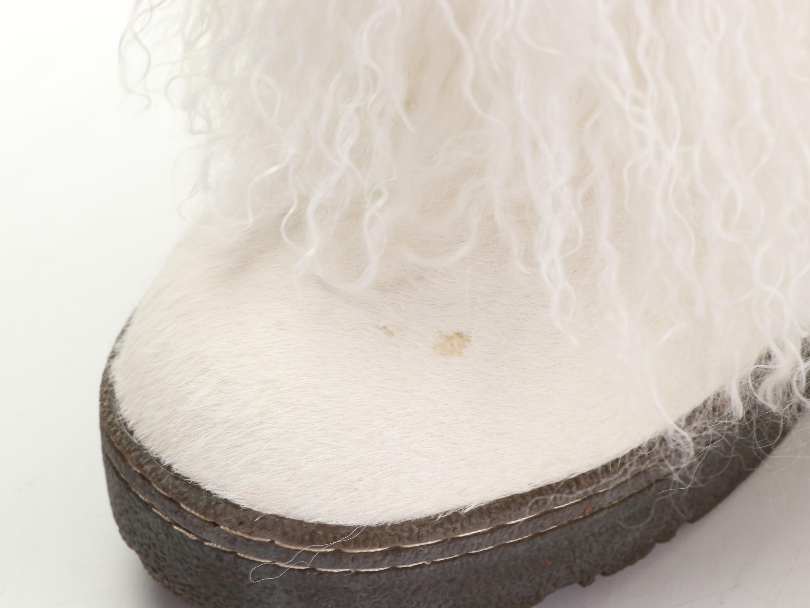 Bearpaw Boetis II Curly Lamb Boots and Joules Faux Fur Trim Chiton Boots