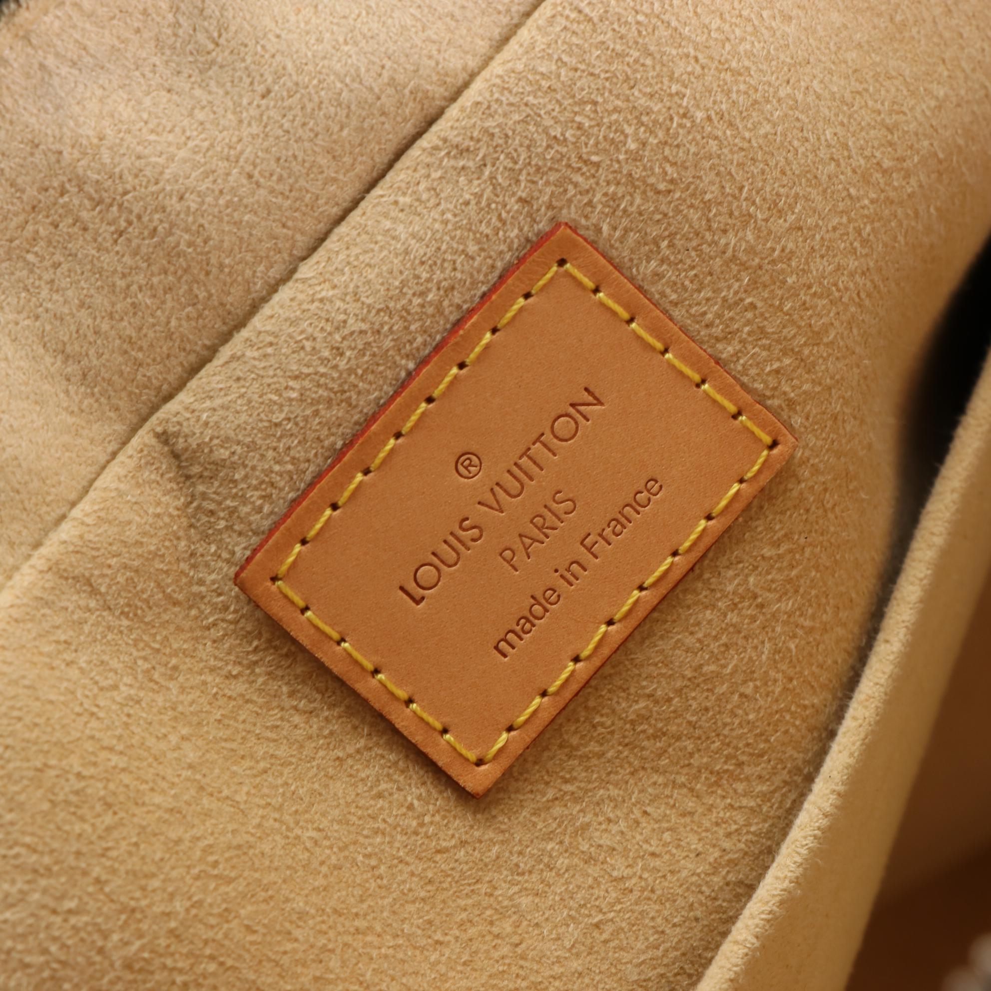 Louis Vuitton Manhattan Handbag PM  in Monogram Canvas and Vachetta Leather