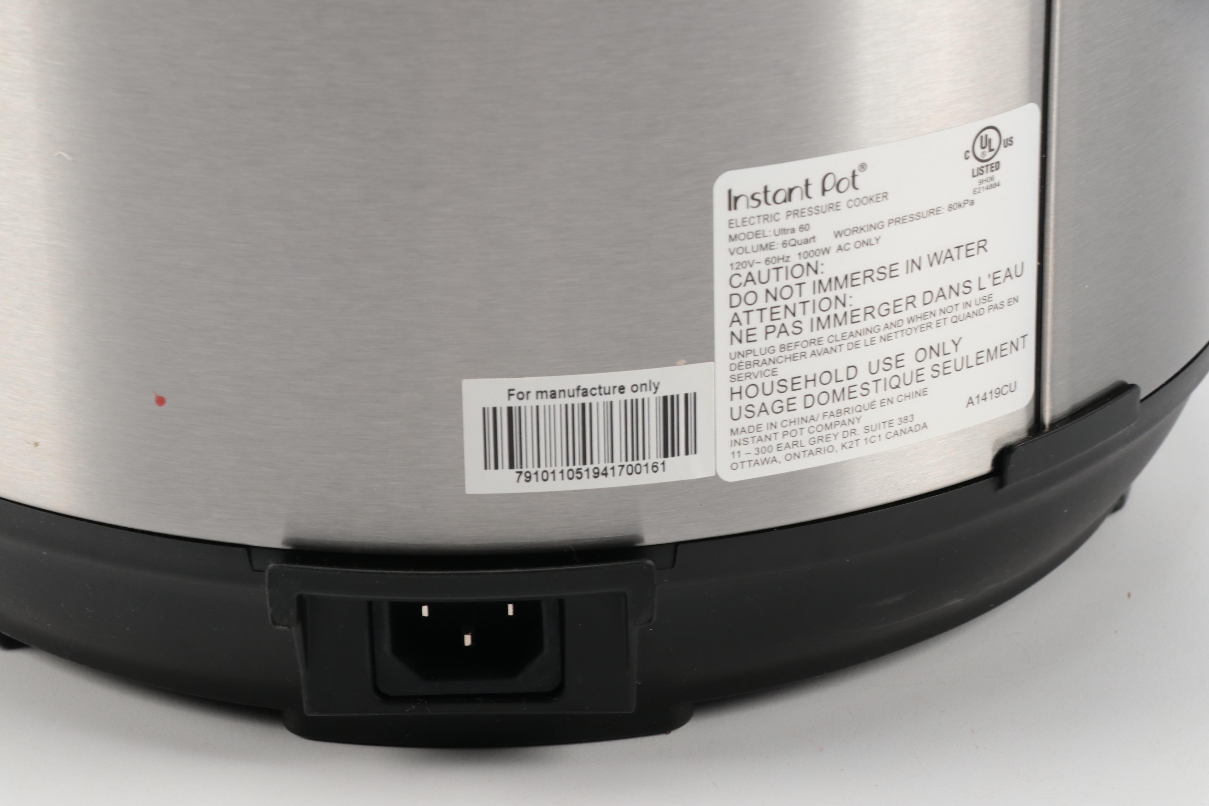 Insta Pot Ultra with Accessories and Cookbooks