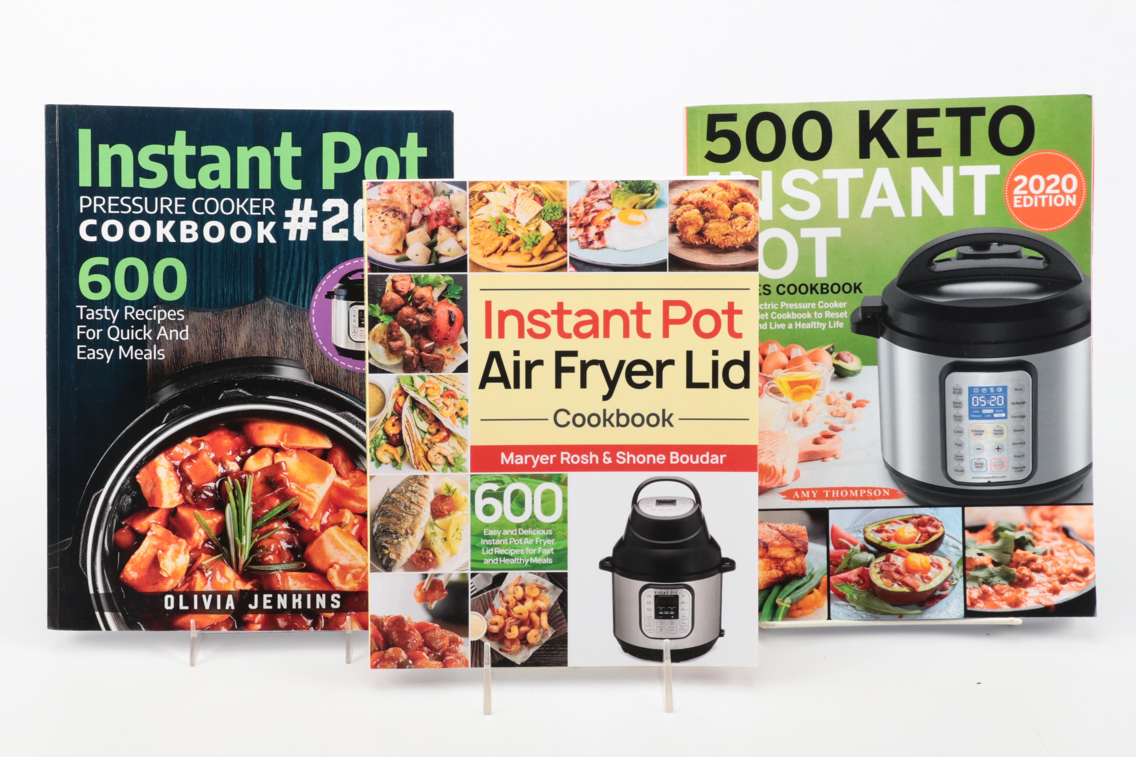 Insta Pot Ultra with Accessories and Cookbooks