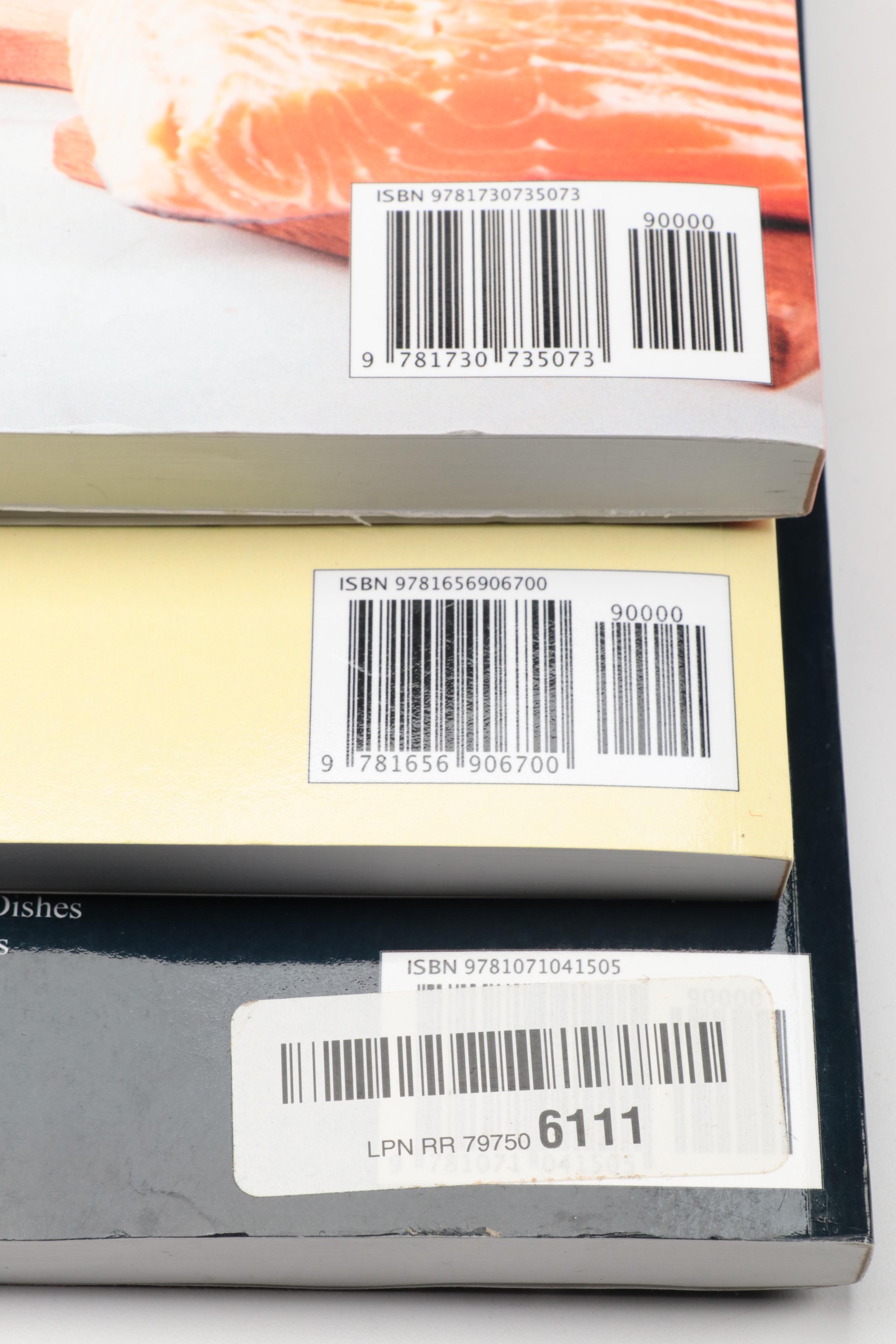 Insta Pot Ultra with Accessories and Cookbooks