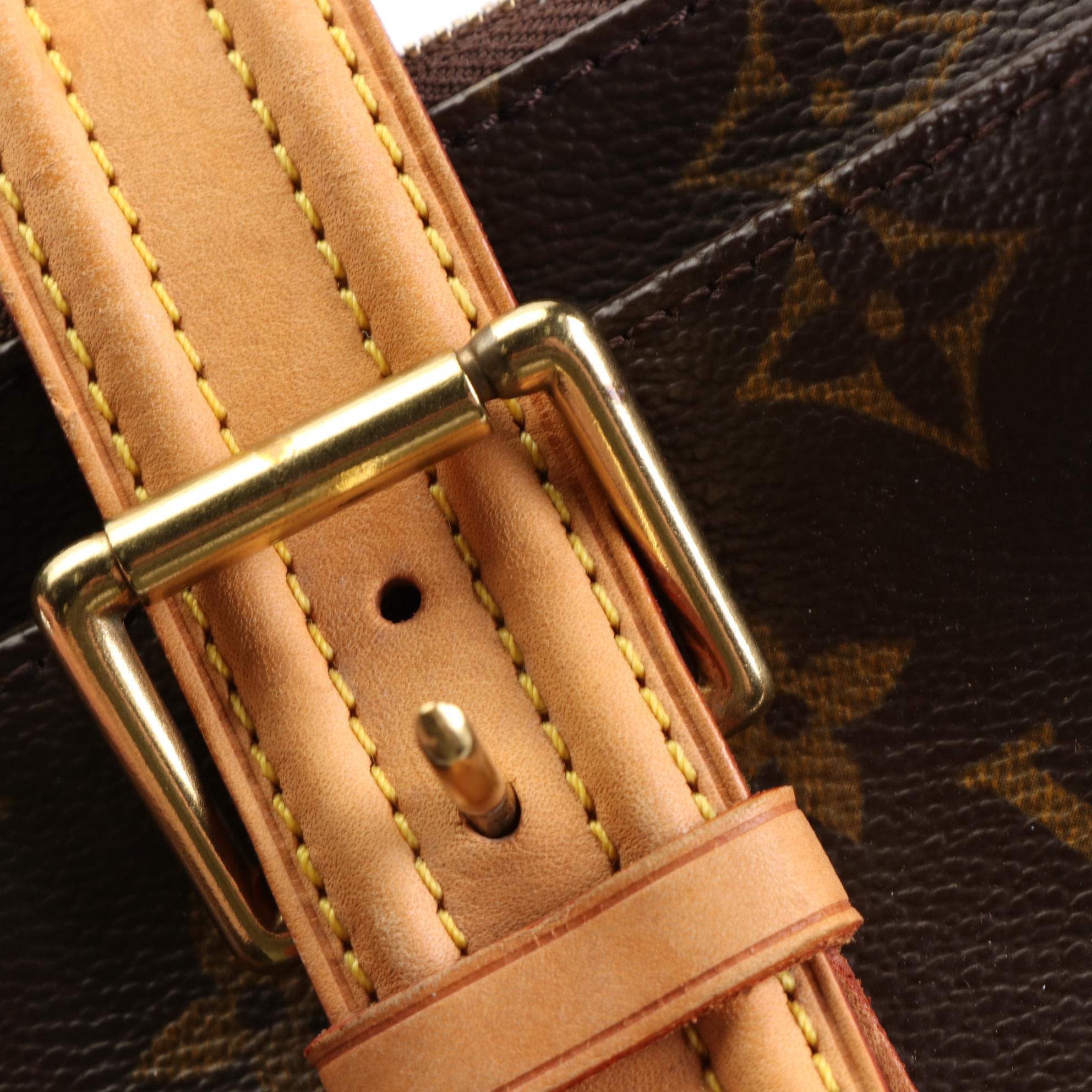 Louis Vuitton Multipli Cite Handbag in Monogram Canvas and Vachetta Leather