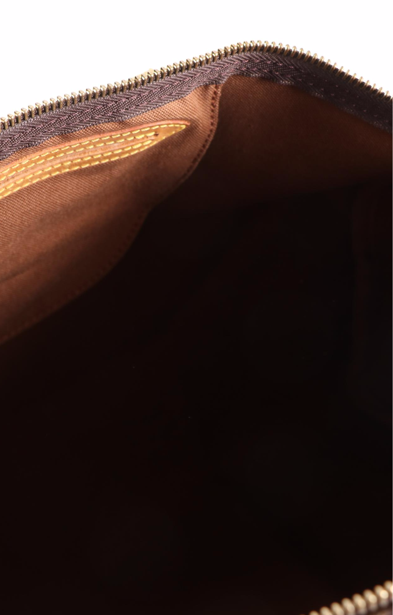 Louis Vuitton Speedy 40 in Monogram Canvas and Vachetta Leather