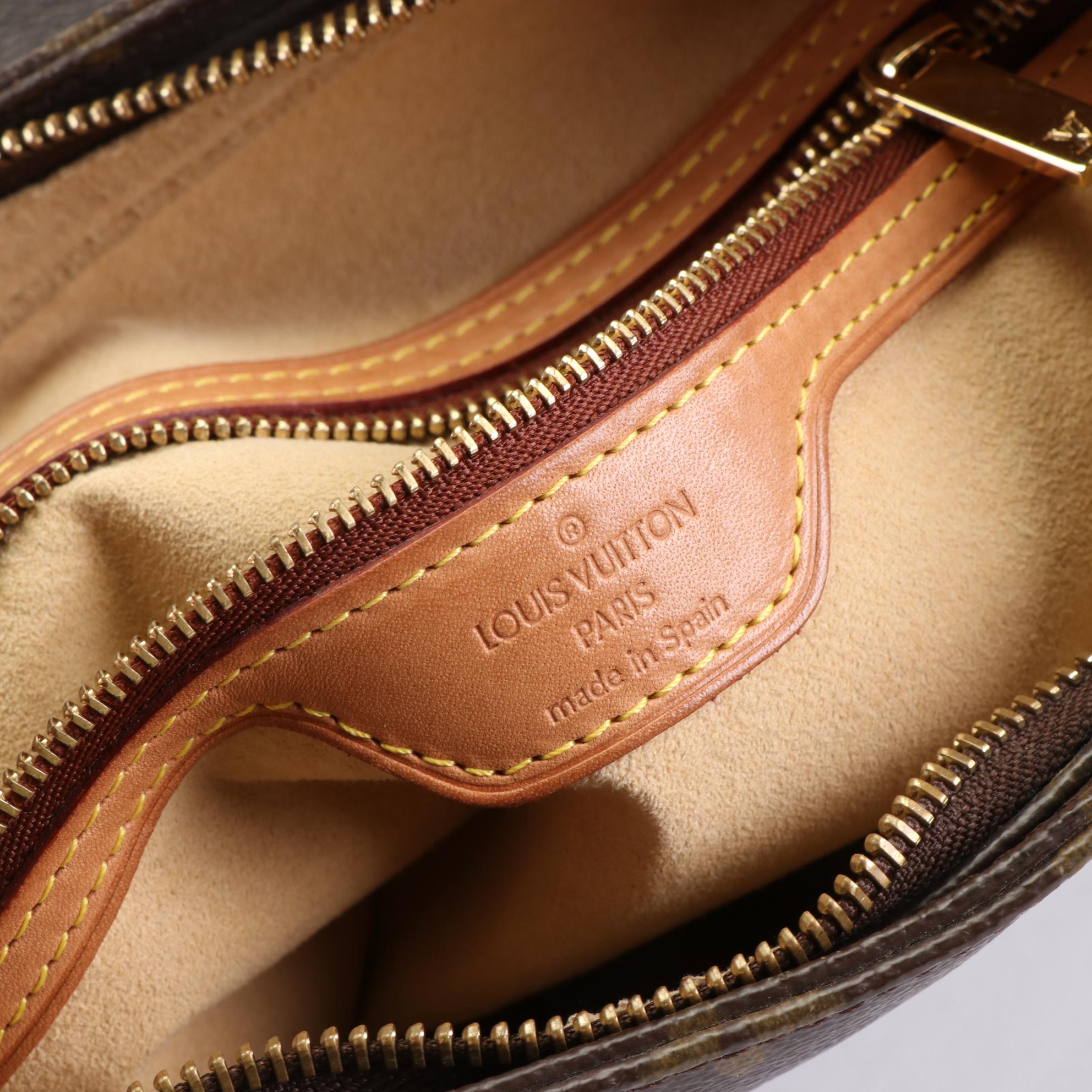 Louis Vuitton Looping MM Bag in Monogram Canvas and Vachetta Leather